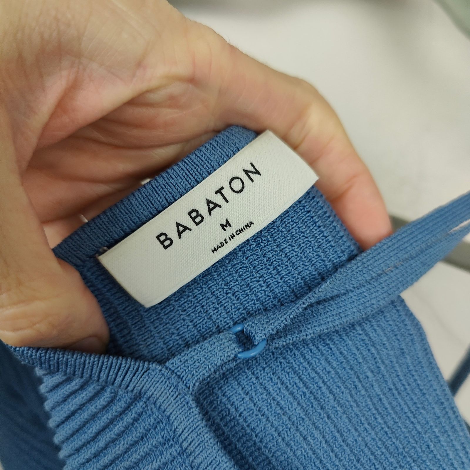 Aritzia Aritzia Babaton Sculpt Knit Cami Cropped Tank Top Medium Size M / US 6-8 / IT 42-44 - 4 Thumbnail