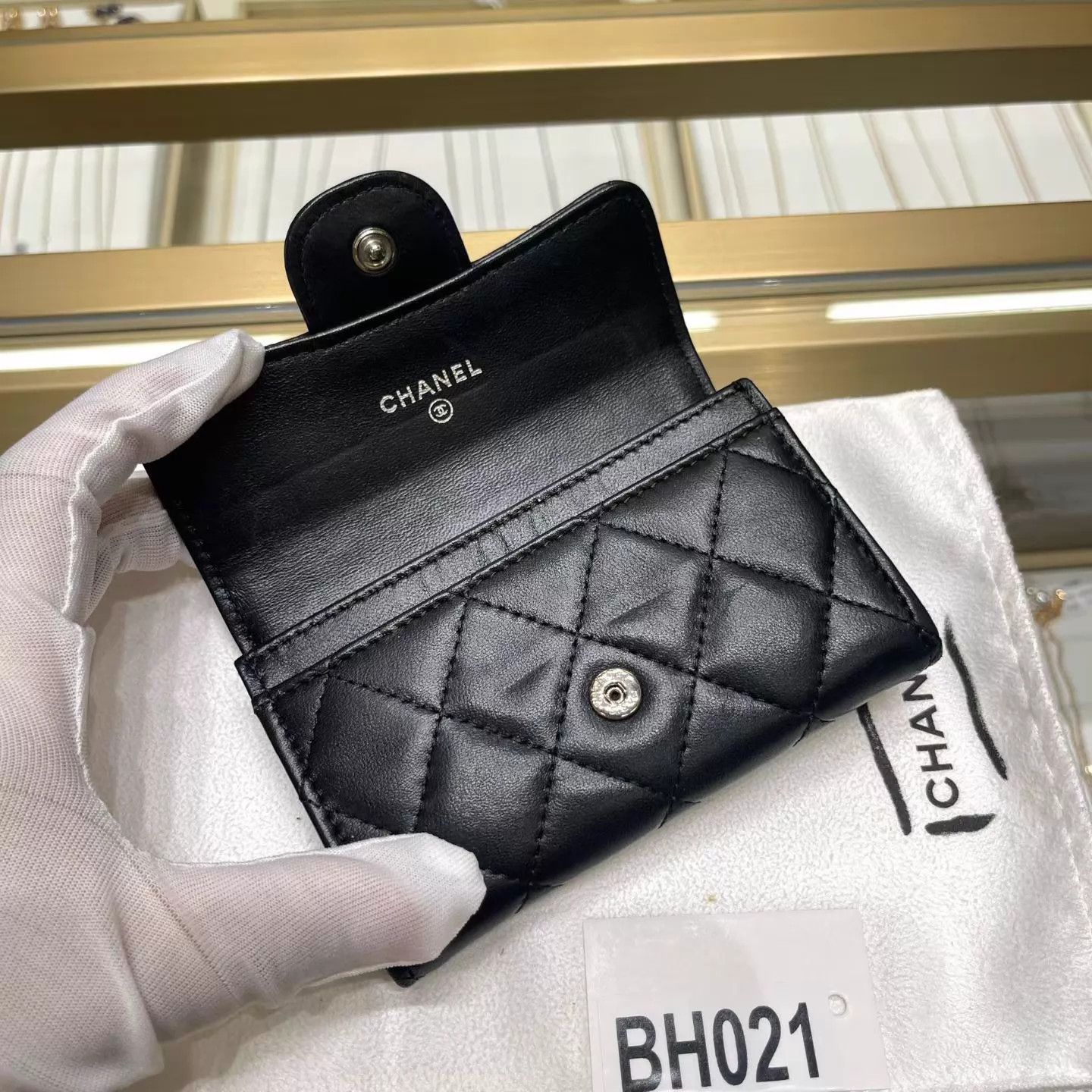 Chanel Chanel 25 Lambskin Card Holder Like New Size ONE SIZE - 6 Thumbnail