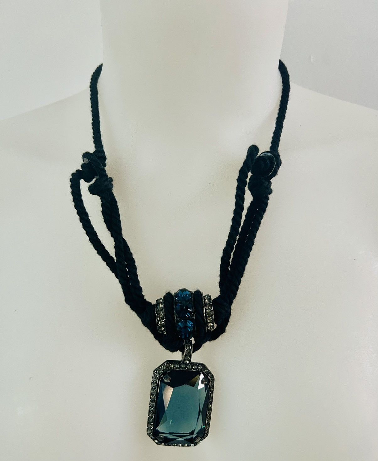 Lanvin Lanvin blue crystal pendant statement necklace Size ONE SIZE - 13 Thumbnail