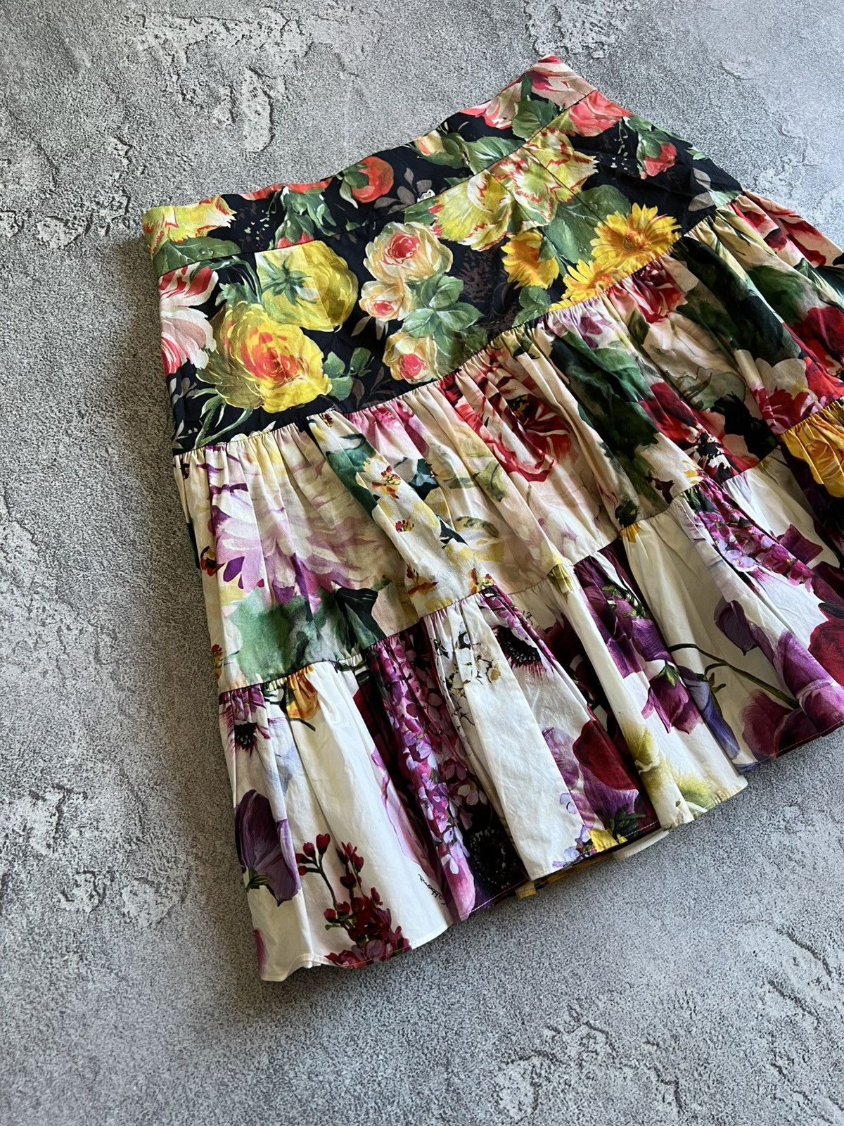 Dolce & Gabbana Dolce & Gabbana Floral Print Poplin Tiered Short Skirt Sz 40 Size 27" / US 4 / IT 40 - 2 Thumbnail