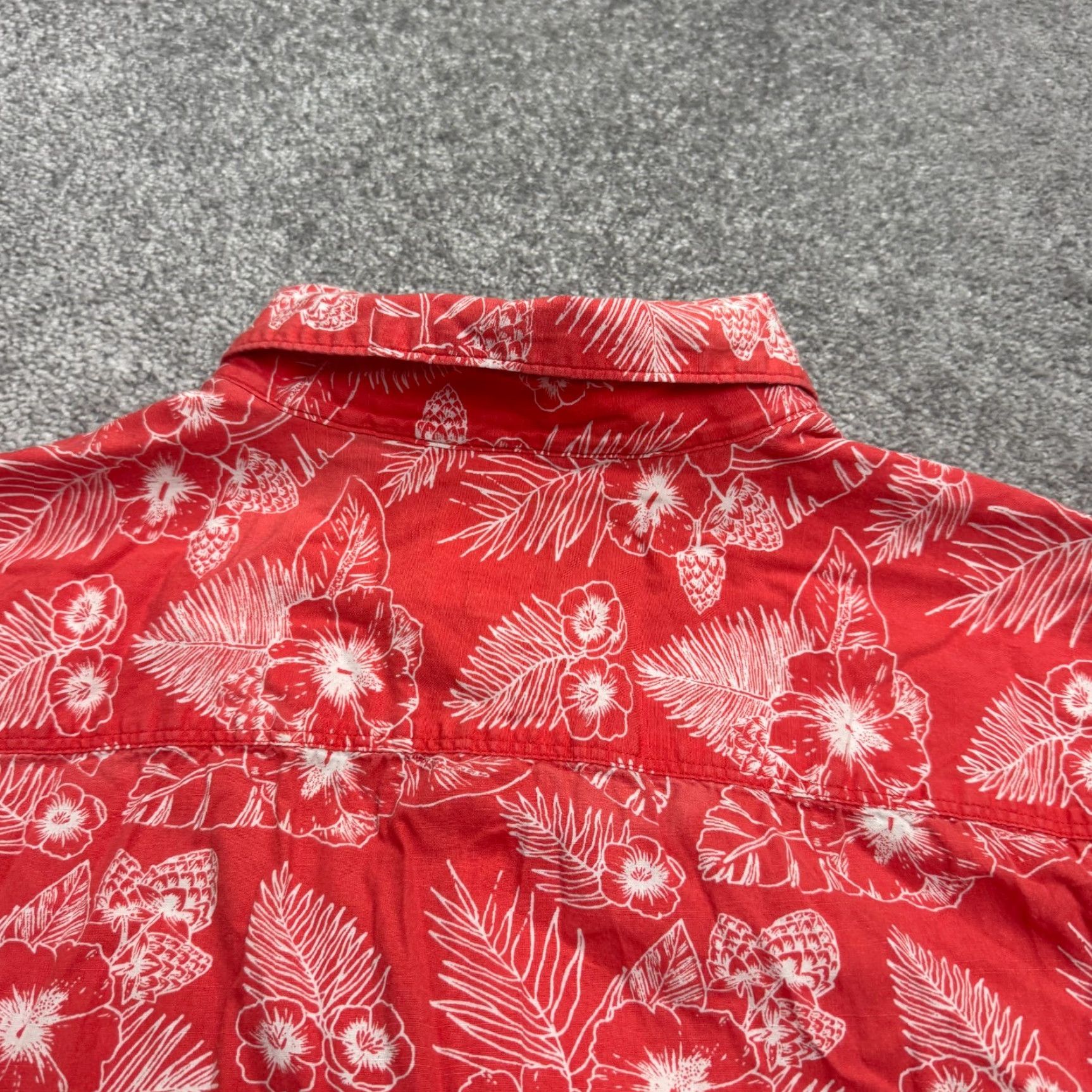 Vintage Toes On The Nose x Ballast Point Button-Up Shirt Adults Medium Red Floral Beach Hawaiian Short Sleeve Cotton 42in Chest Mens Size US M / EU 48-50 / 2 - 4 Thumbnail