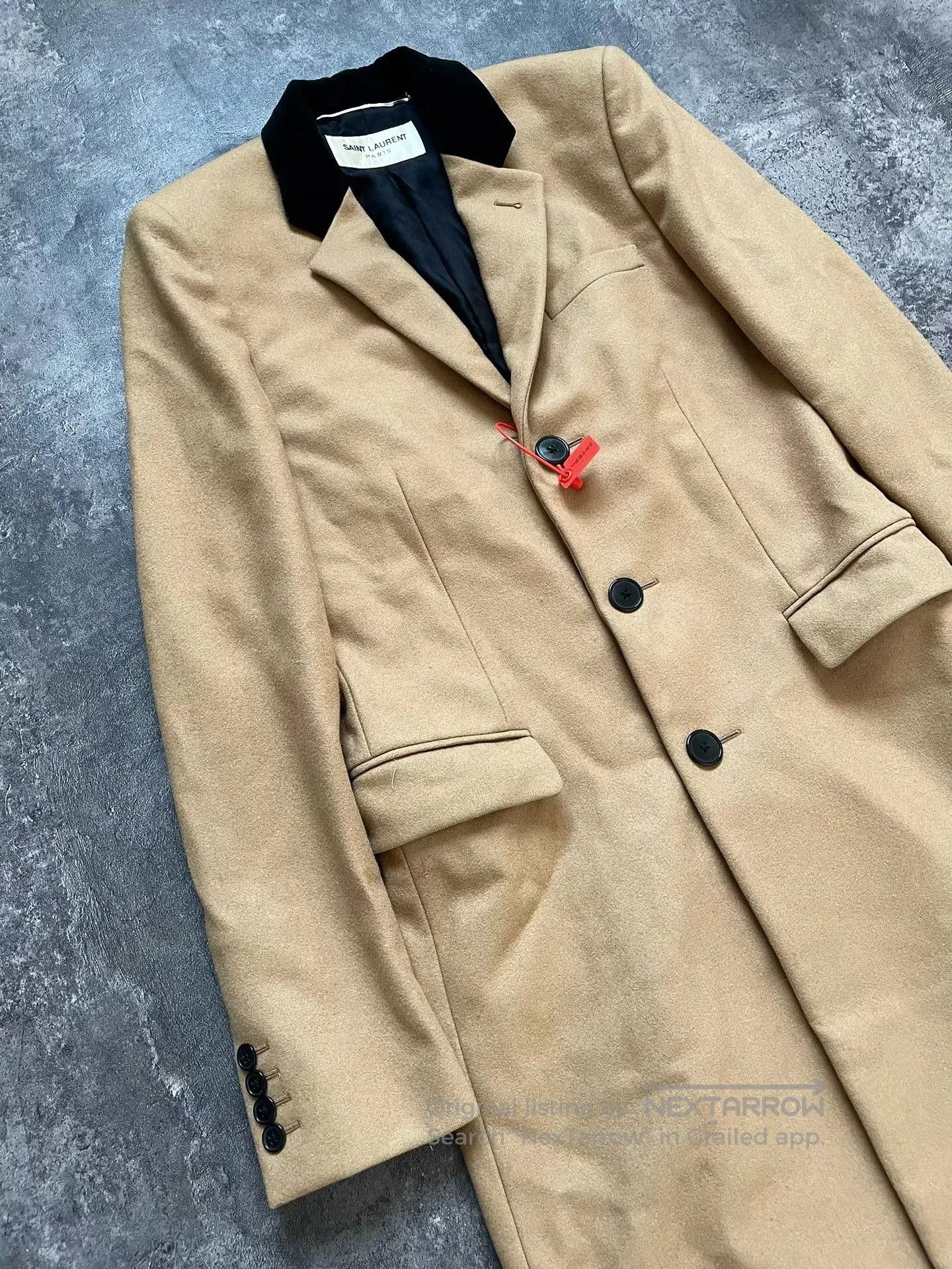 Saint Laurent Paris Saint Laurent Beige Coat w/ Black Collar. Size US S / EU 44-46 / 1 - 2 Thumbnail