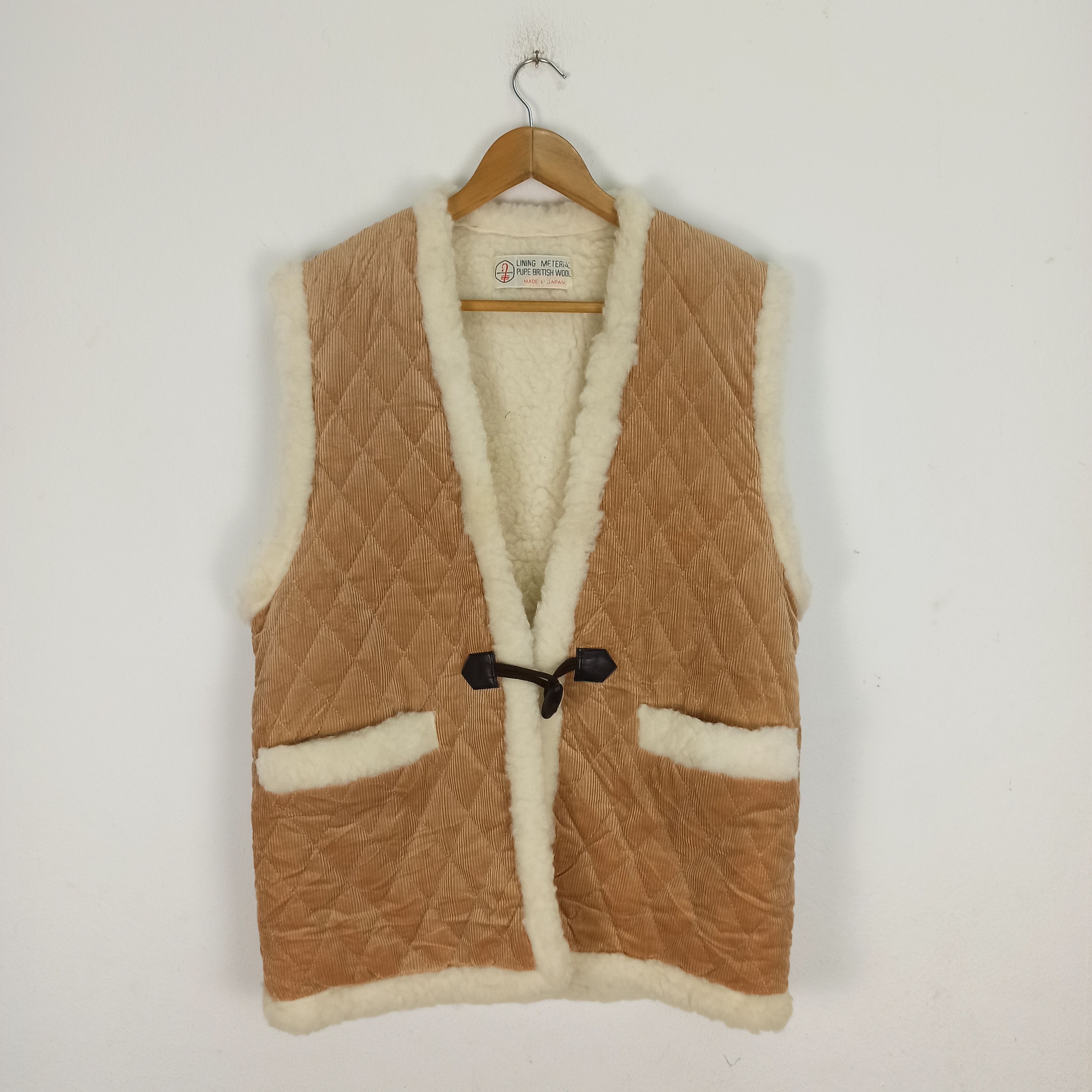 Edition Japan Sherpa Vest Jacket British Wool Made in Japan Size US L / EU 52-54 / 3 - 1 Thumbnail