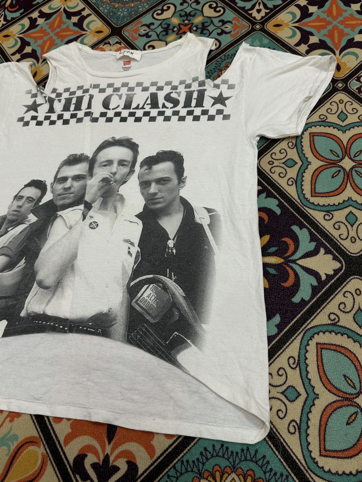 Band Tees Vintage The Clash By Lynx Distressed T Shirt Size US M / EU 48-50 / 2 - 4 Thumbnail
