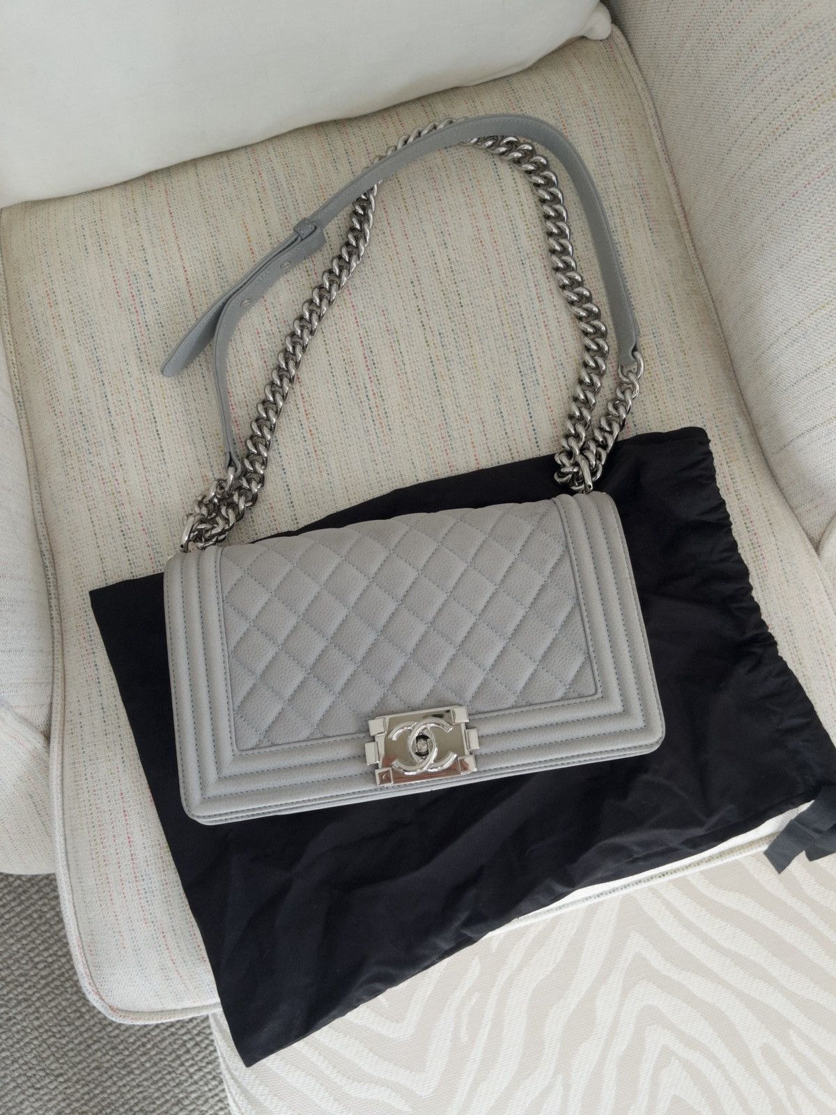 Chanel Medium Boy Chanel Shoulder Bag Size ONE SIZE - 6 Thumbnail