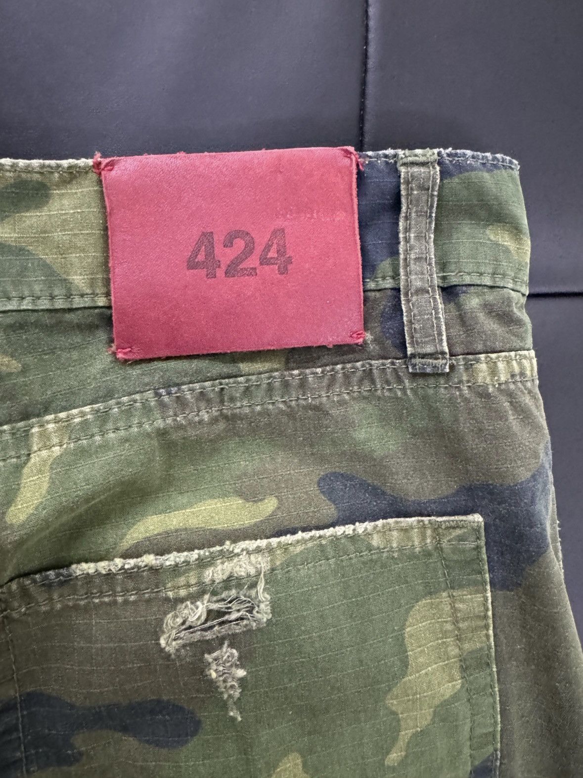 424 424 camo pants Size US 31 - 3 Thumbnail