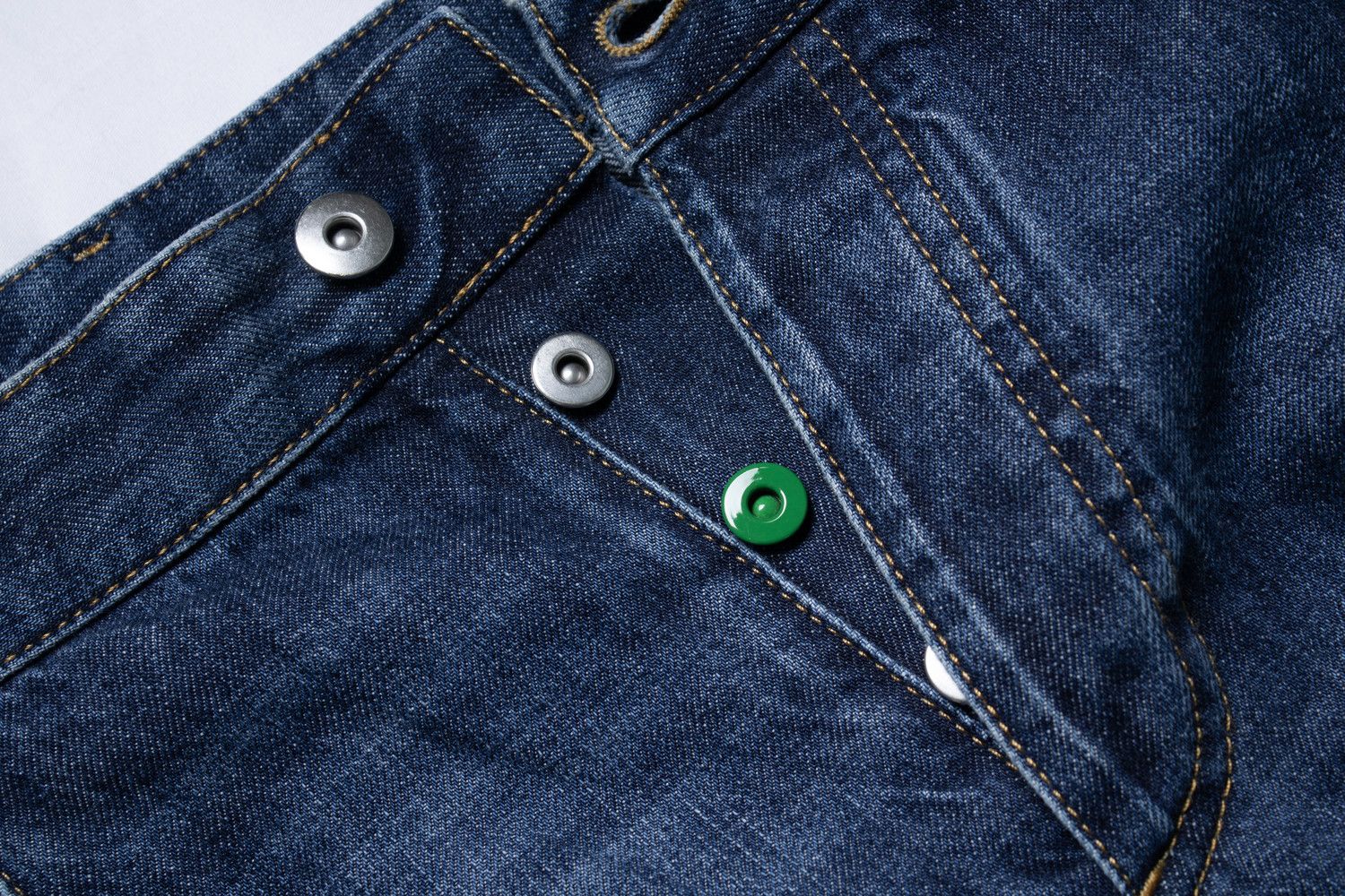 Bottega Veneta Bottega Veneta, cropped and folded jeans in blue Size 28" / US 6 / IT 42 - 8 Thumbnail