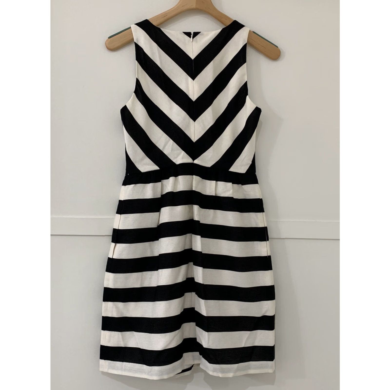 Ann Taylor Ann Taylor Loft Dress Sz 4 Sleeveless Black White Striped MINT Size S / US 4 / IT 40 - 2 Thumbnail