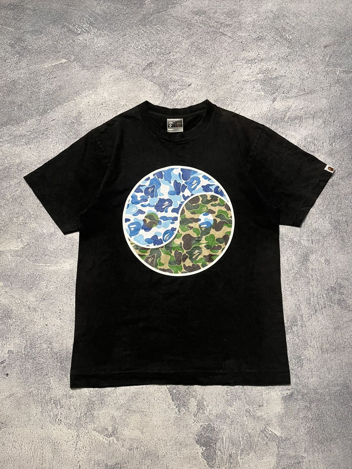 Bape RARE🔥 Bape Yin & Yang Logo T-Shirt Size US M / EU 48-50 / 2 - 1 Thumbnail