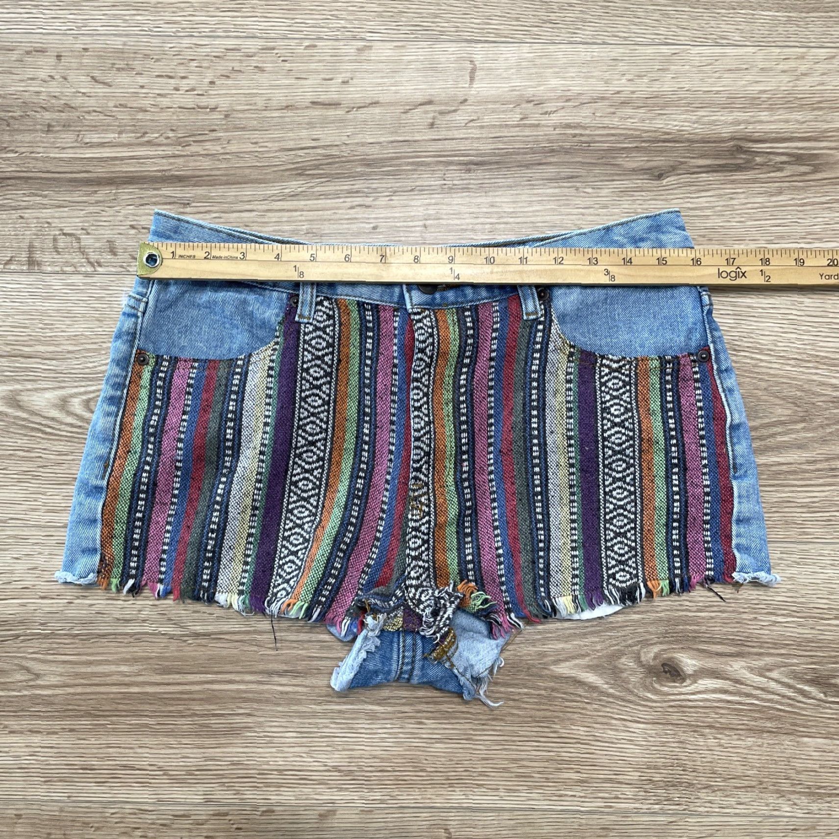 Forever 21 VINTAGE Forever 21 Denim Shorts Women 30 Light Wash Cut-Off Ripped Size 30" / US 8 / IT 44 - 3 Thumbnail