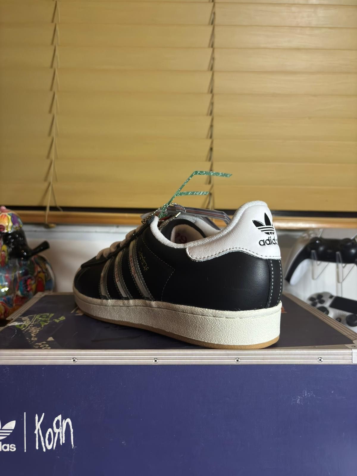Adidas Adidas Superstar Korn 30th Anniversary edition in Core Black Size US 10 / EU 43 - 4 Thumbnail