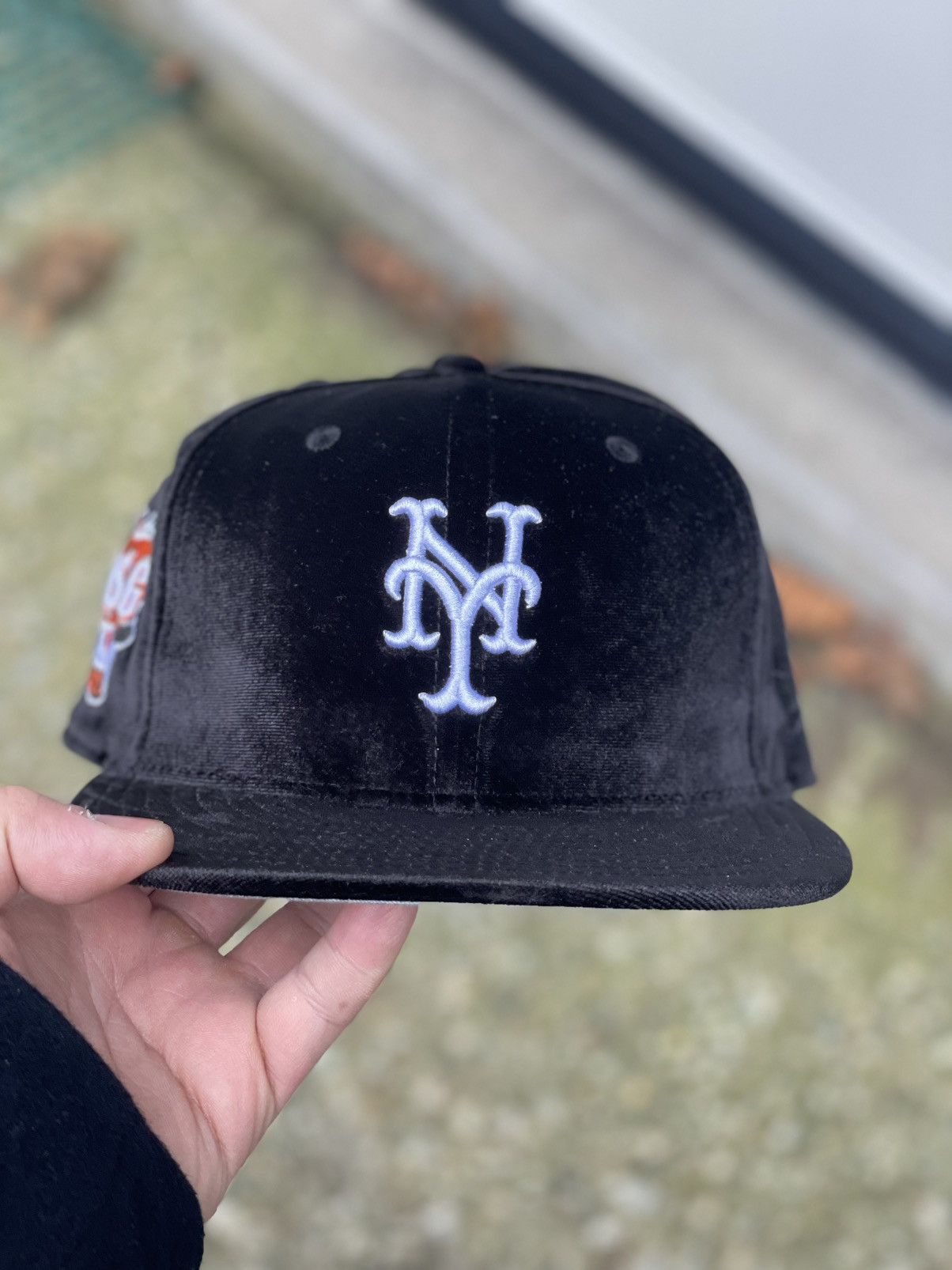 New Era × Topperz Black velvet🔥🔥NY Mets size 7 1/4 Size ONE SIZE - 2 Thumbnail