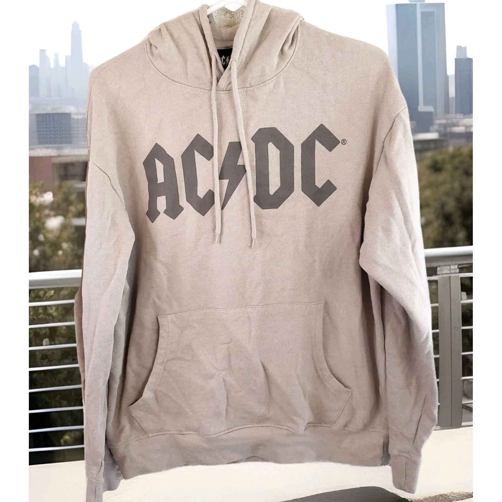 Vintage AC/DC Hoodie Sweatshirt Unisex M Beige Band Member Scene Back, Pockets Graphic Print Hoodie, AC/DC, Beige, M, Unisex Adults Size US M / EU 48-50 / 2 - 2 Thumbnail
