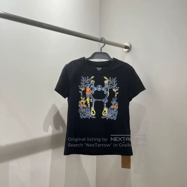Hermes Hermes Floral Logo Printed Round Neck Short Sleeve Size XS / US 0-2 / IT 36-38 - 1 Thumbnail