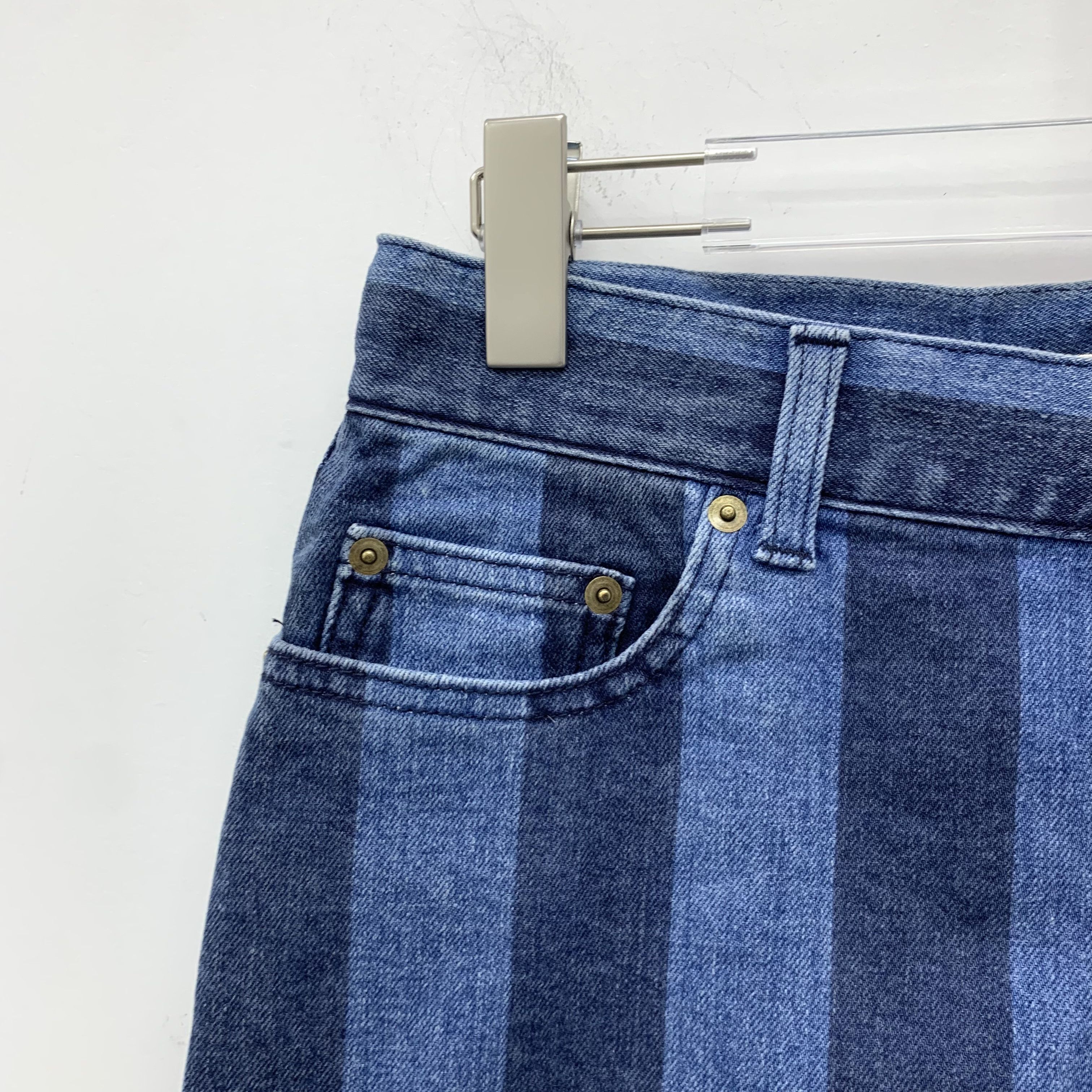 Saint Laurent Paris Saint Laurent Shorts Dark Blue Shorts (Size 27) Size 27" / US 4 / IT 40 - 6 Thumbnail