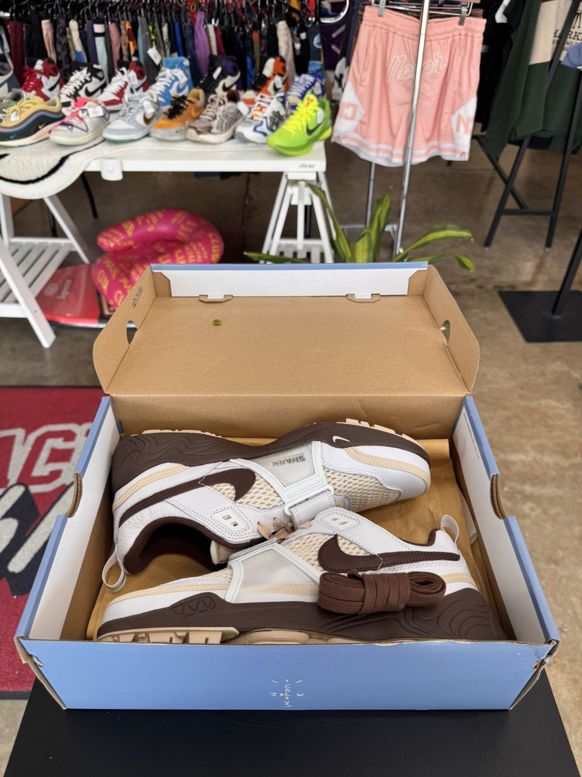 Nike × Travis Scott Nike Zoom Field Jaxx Travis Scott Light Chocolate SZ 9(2025) Size US 9 / EU 42 - 10 Thumbnail
