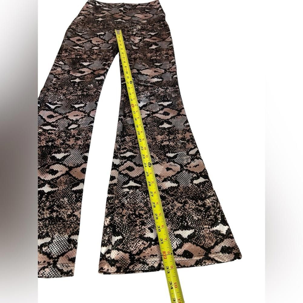 REVOLVE Milk & Honey l Satin Snakeskin Flare Leg Pants Small Size 28" / US 6 / IT 42 - 4 Thumbnail