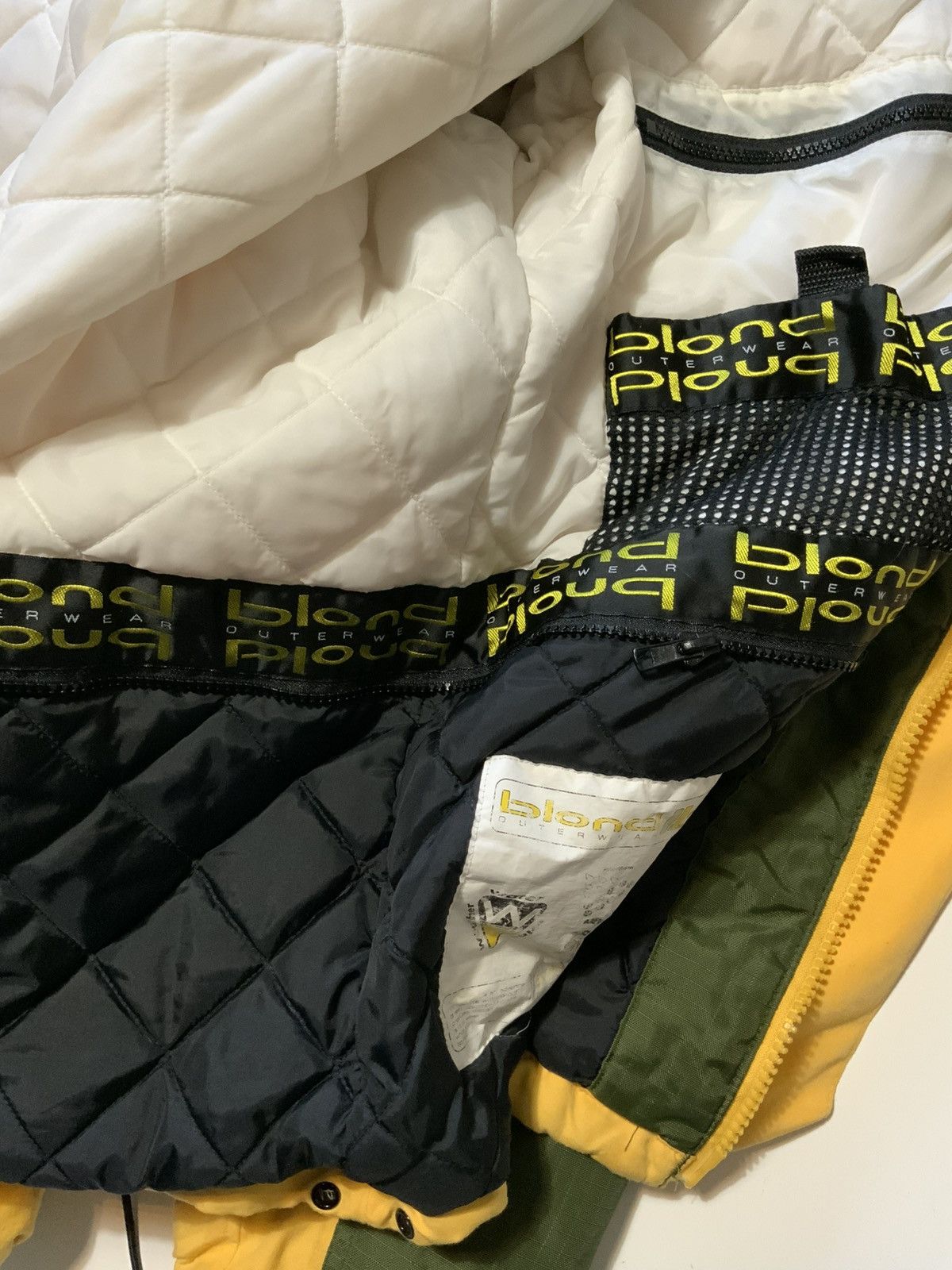 Vintage Vintage 90s Y2K Blond Outerwear Ski Snowboarding Jacket Size US S / EU 44-46 / 1 - 16 Thumbnail