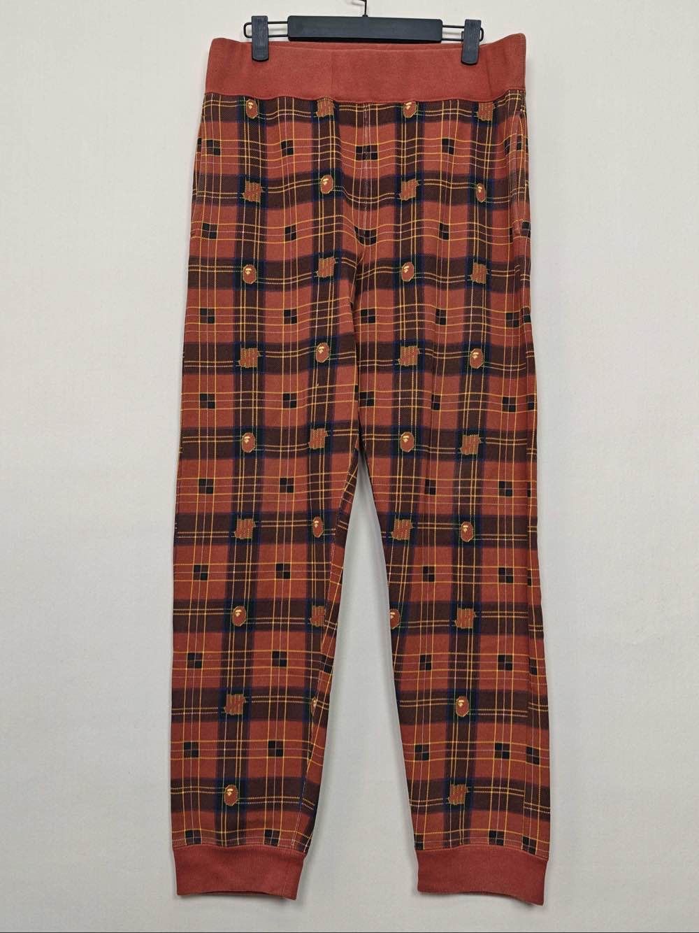 Bape × Undefeated A Bathing Ape x Undefeated Plaid Sweatpants Size L Size US 34 / EU 50 - 1 Thumbnail