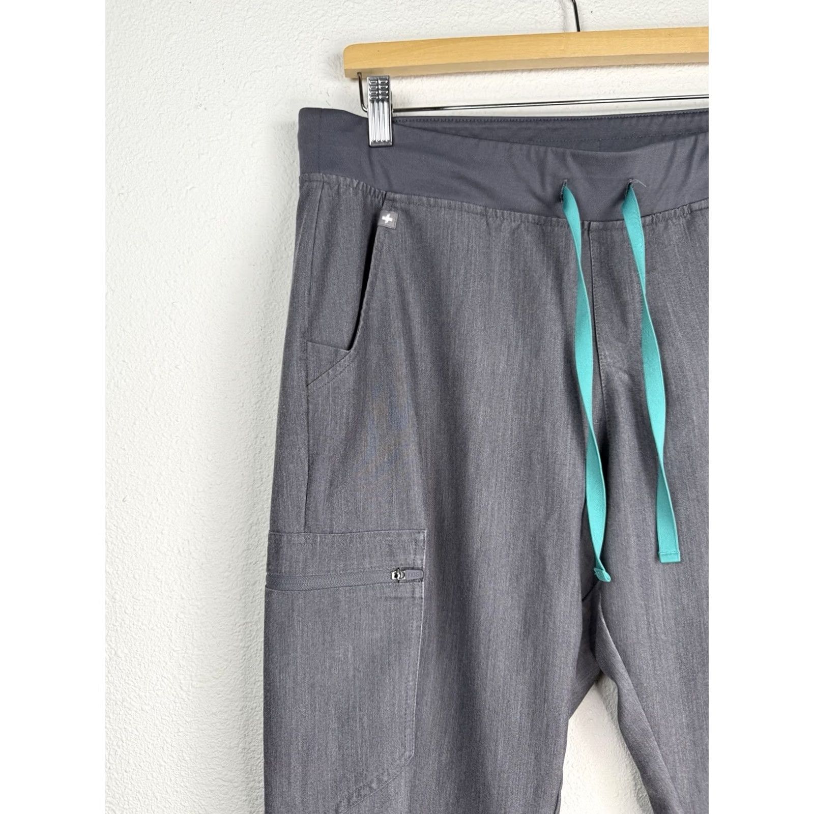 Vintage Figs Scrub Pants Joggers Gray Stretch Women's Size L RN#142256 Nurse Pants Gray Women L Socialized Size 36" / US 14 / IT 50 - 3 Thumbnail