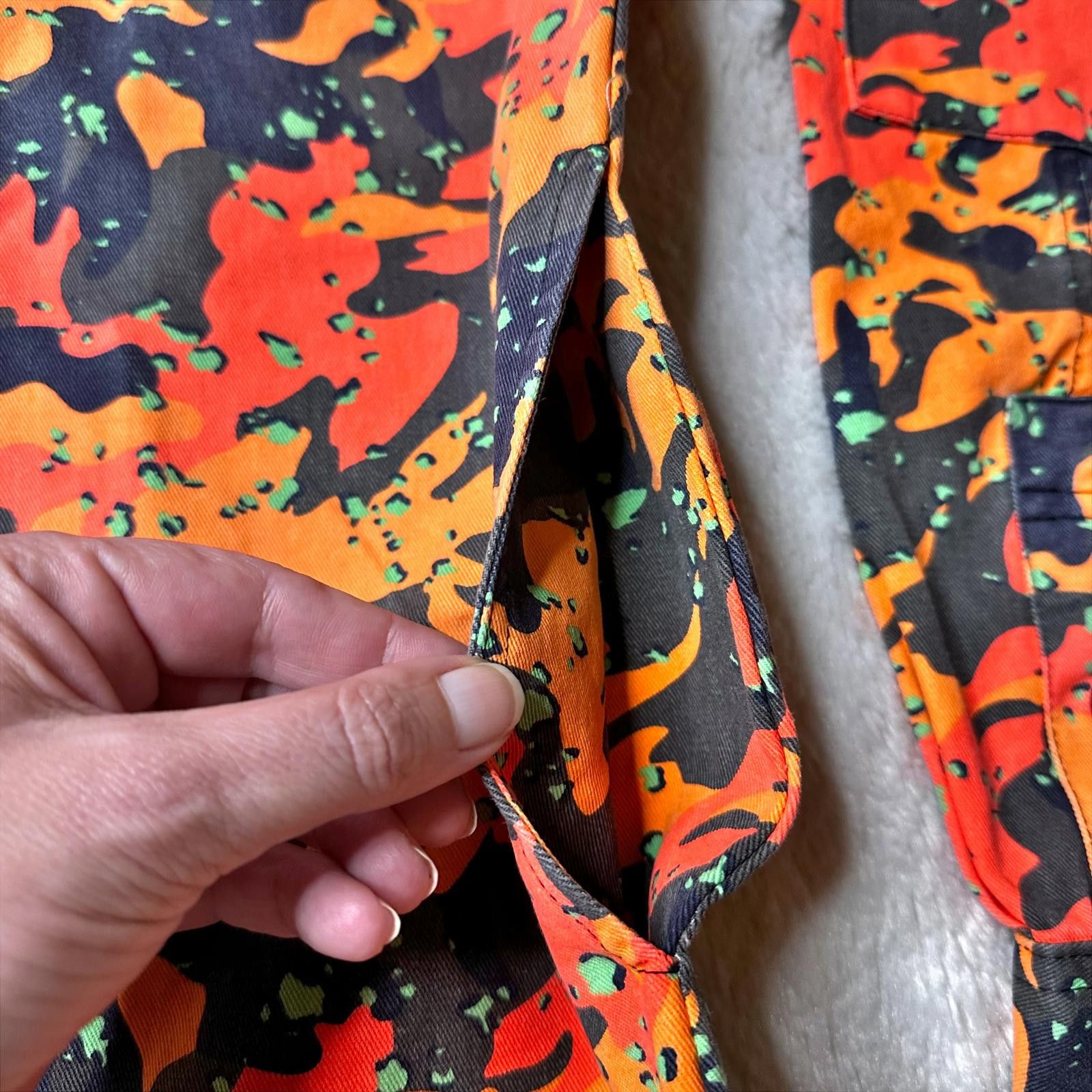 Cookies NWT Cookies Orange Camo Print Button-Up Shirt Mens L Size US L / EU 52-54 / 3 - 7 Thumbnail