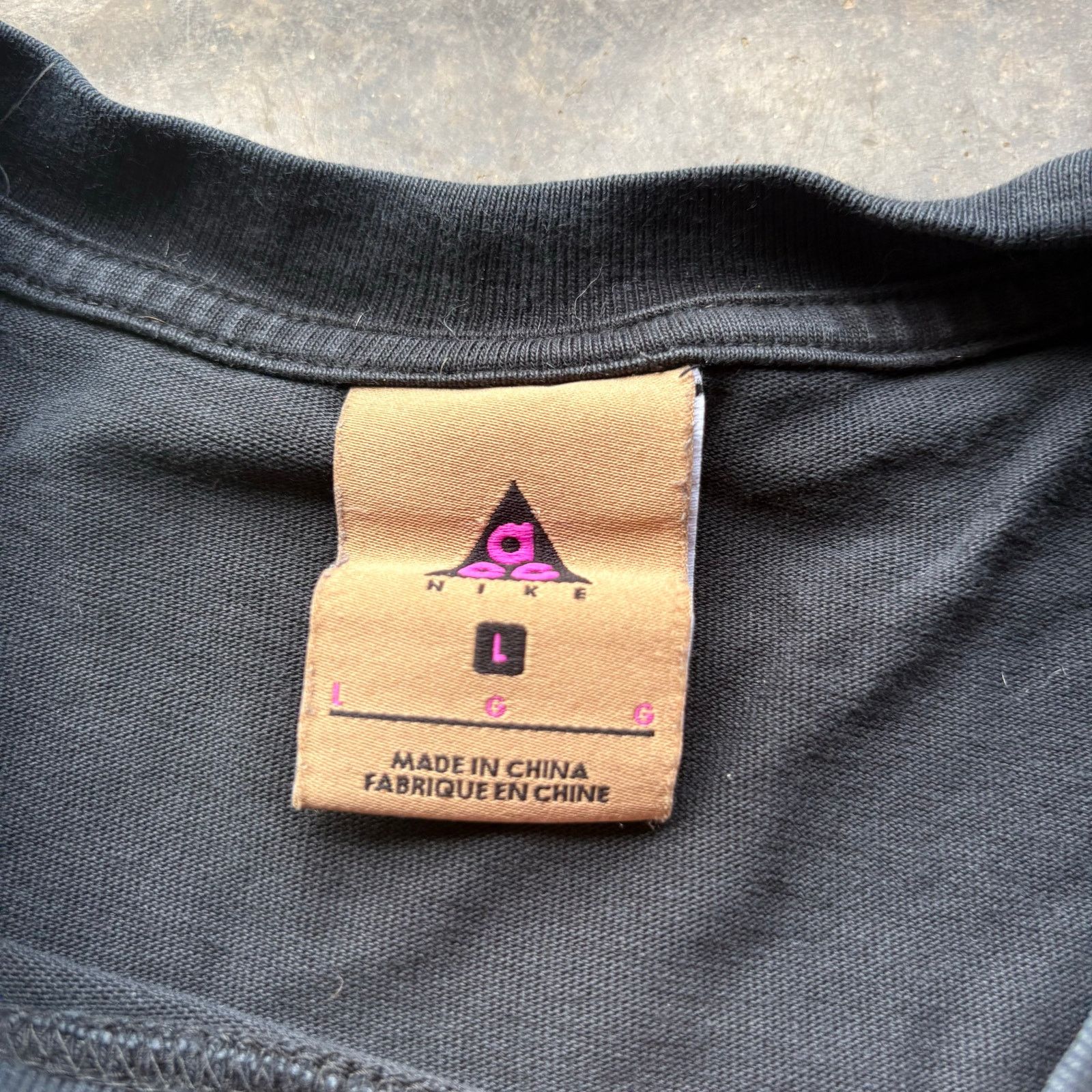 Nike Vintage Y2K Nike ACG Embroidered T-shirt Size US L / EU 52-54 / 3 - 3 Thumbnail