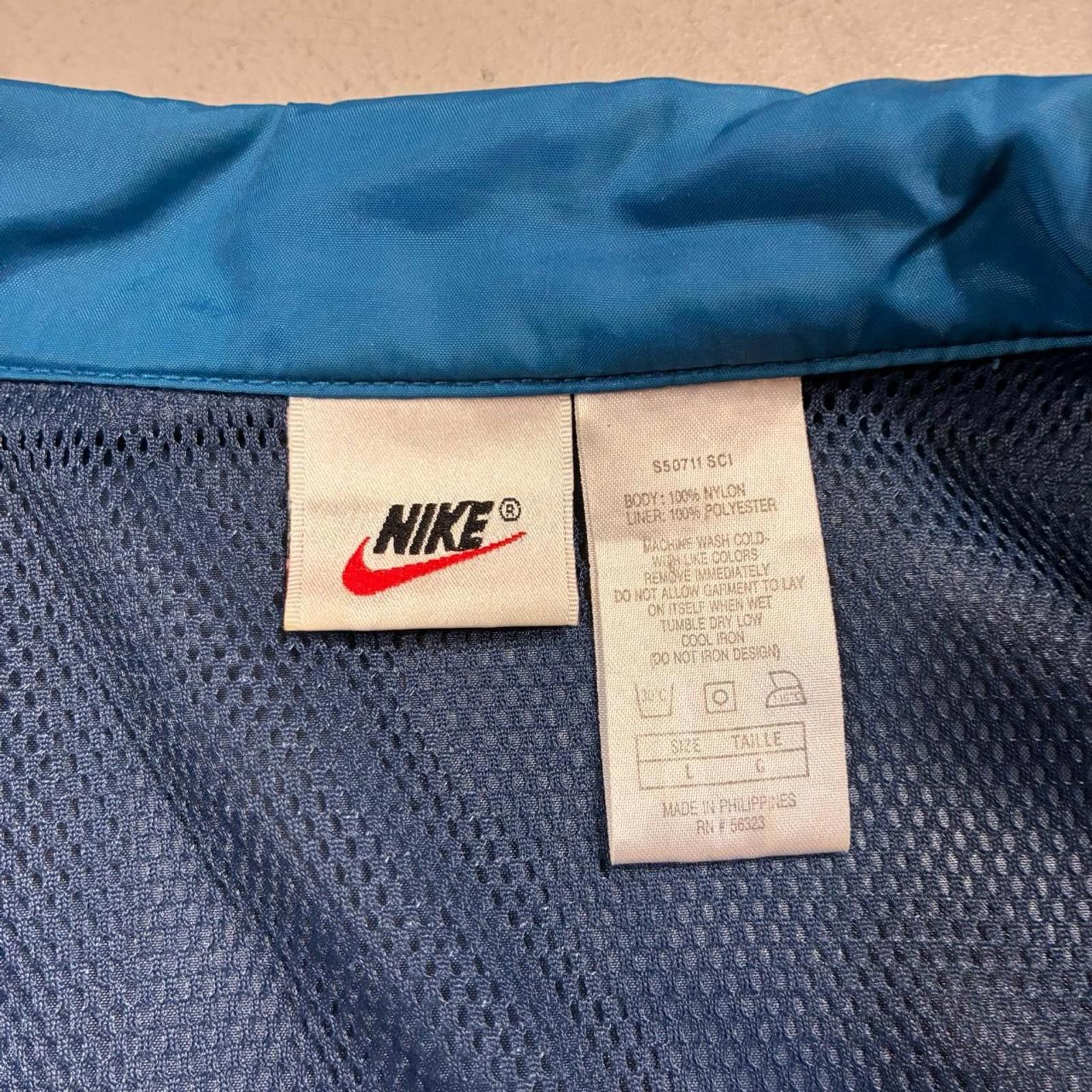 Nike Retro Y2K Nike Nylon Blue Colorblock Gradient Track Jacket Size US M / EU 48-50 / 2 - 5 Thumbnail