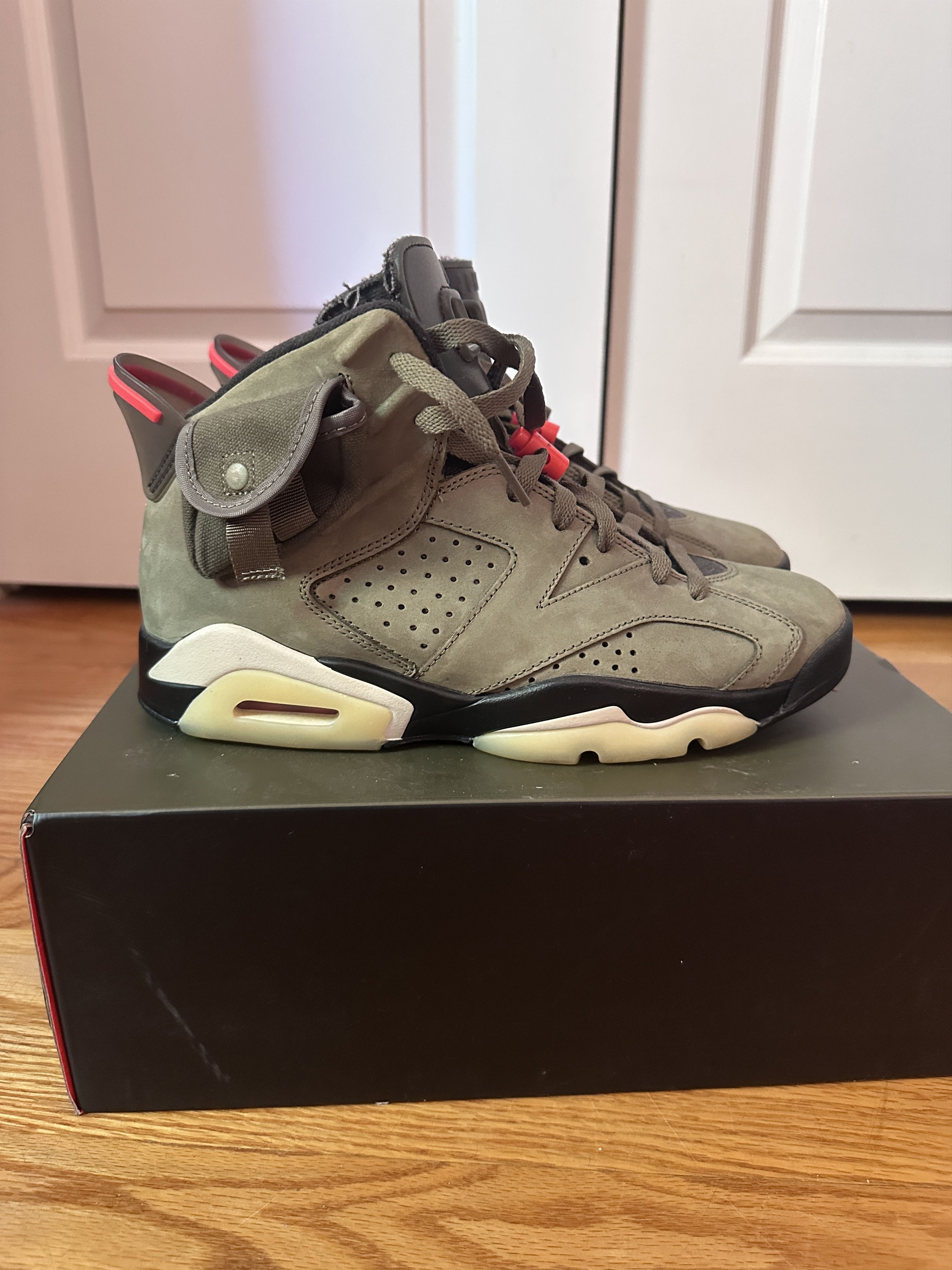 Nike × Travis Scott Travis Scott Jordan 6 Retro Size US 9 / EU 42 - 4 Thumbnail