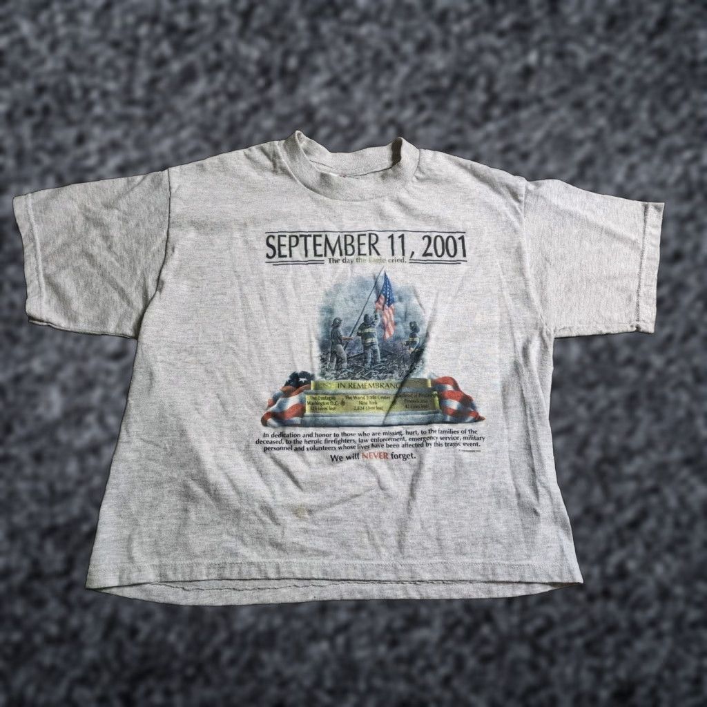 Jerzees VINTAGE JERZEES Cropped T-Shirt Womens M Gray 9/11 Distressed Size M / US 6-8 / IT 42-44 - 1 Thumbnail