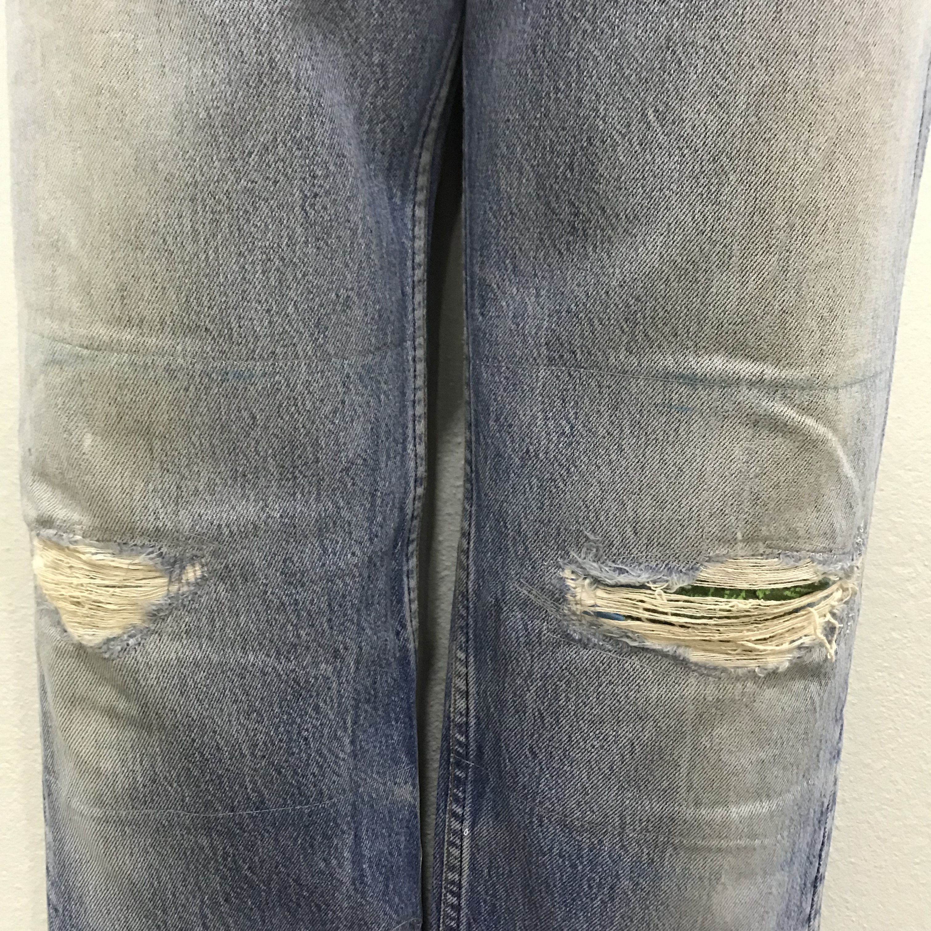 Levi's Vintage 90s Levi’s 501 Light Wash Distressed Ripped Size US 30 / EU 46 - 6 Thumbnail