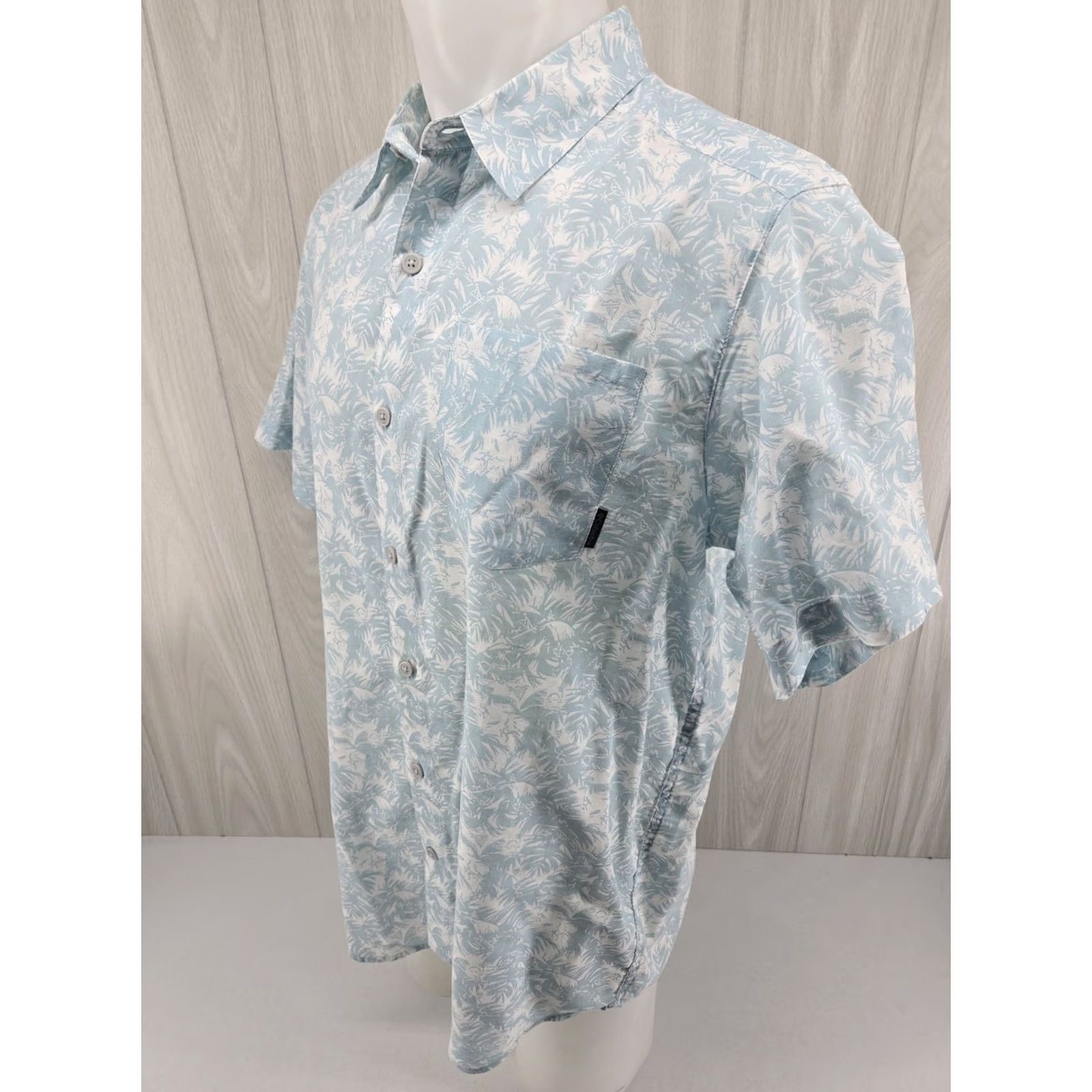 AQUA Columbia Hawaiian Aqua White Button Up Short Sleeve Shirt Men’s Size L Size US L / EU 52-54 / 3 - 4 Thumbnail