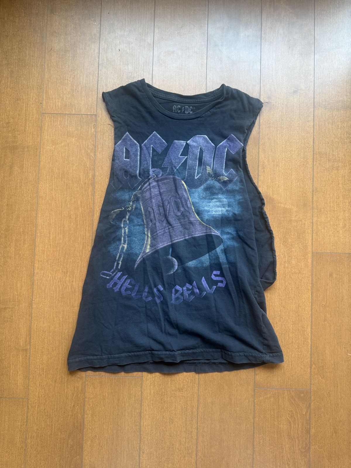 AC/DC Sleeveless (hand cut) ac/dc hells bells muscle T Size US M / EU 48-50 / 2 - 1 Thumbnail