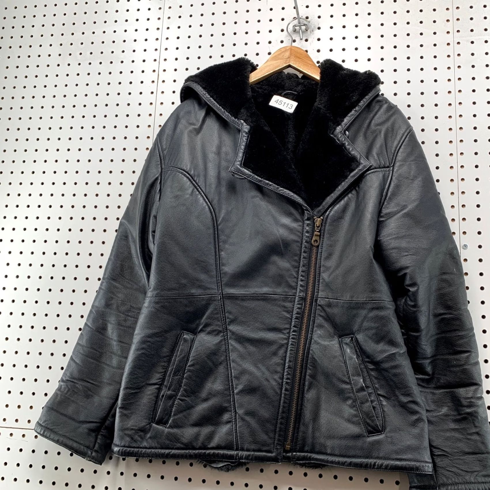 Vintage Wilsons Leather Genevieve Jacket Womens M Black Faux Fur Liner Jacket Size M / US 6-8 / IT 42-44 - 3 Thumbnail
