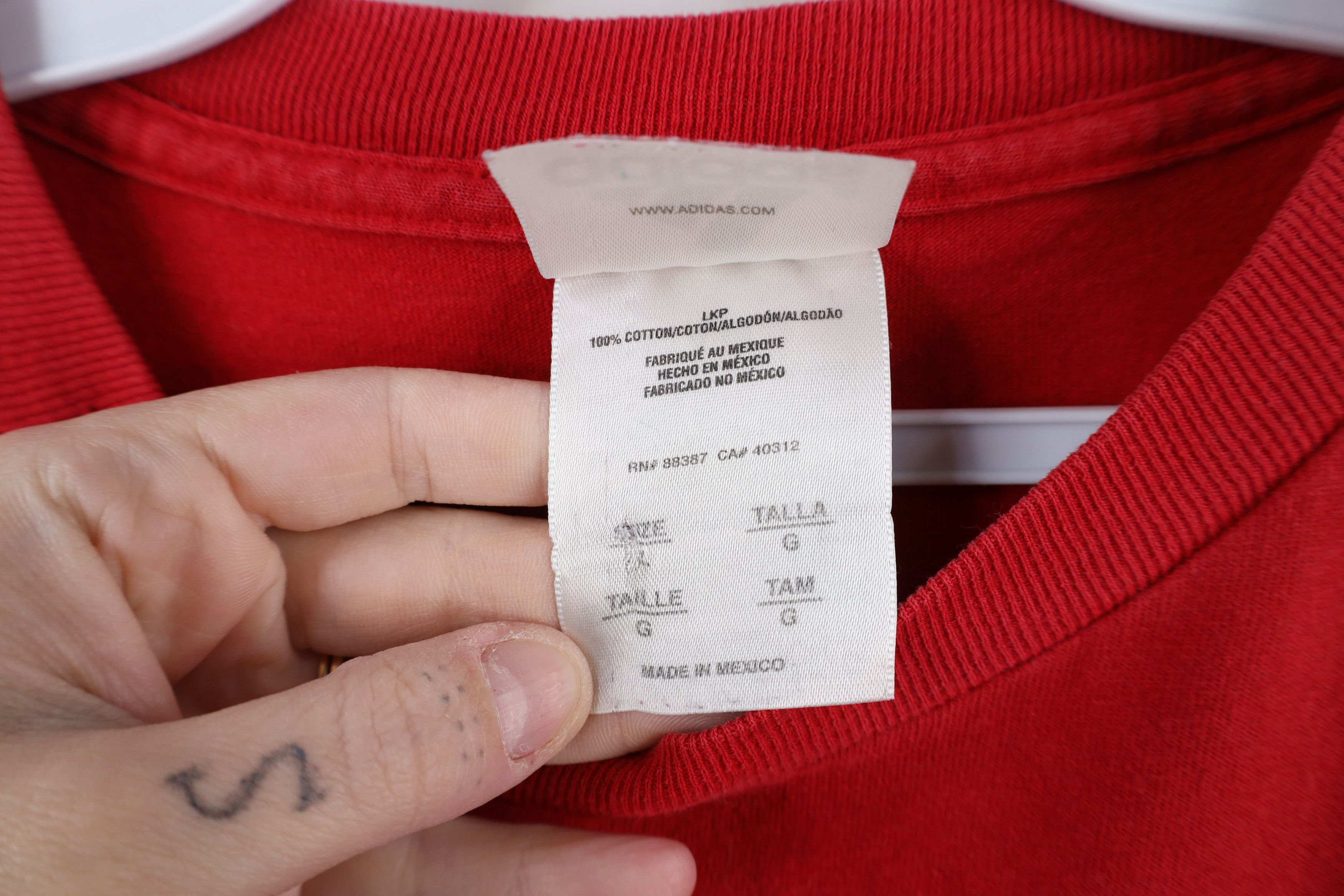 Adidas × Vintage Vintage Y2K 2003 Adidas Spell Out Short Sleeve T-Shirt Red Size US L / EU 52-54 / 3 - 12 Thumbnail