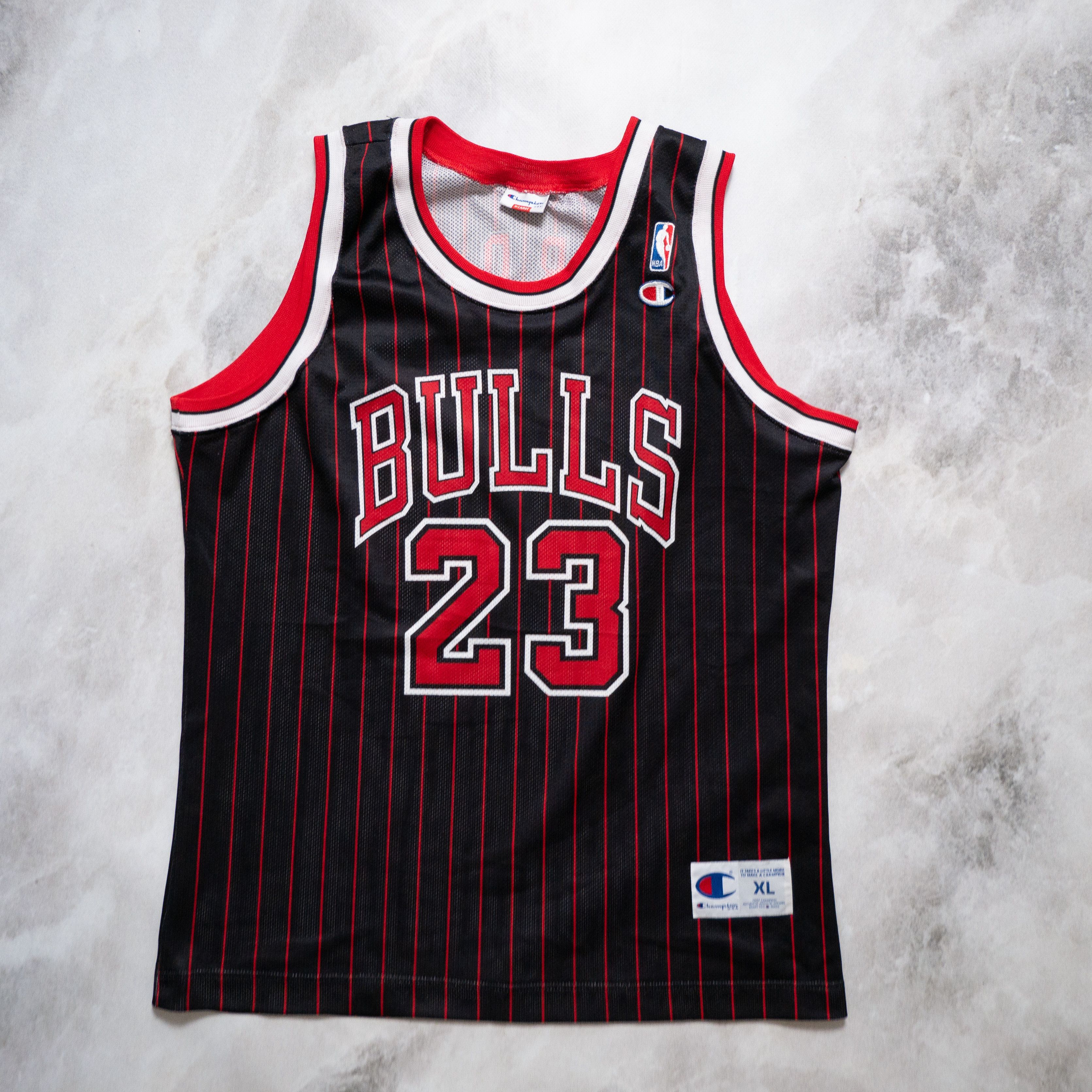 Champion × NBA × Vintage Vintage Champion x NBA Bulls #23 Jordan Striped Jersey Size US XL / EU 56 / 4 - 1 Thumbnail