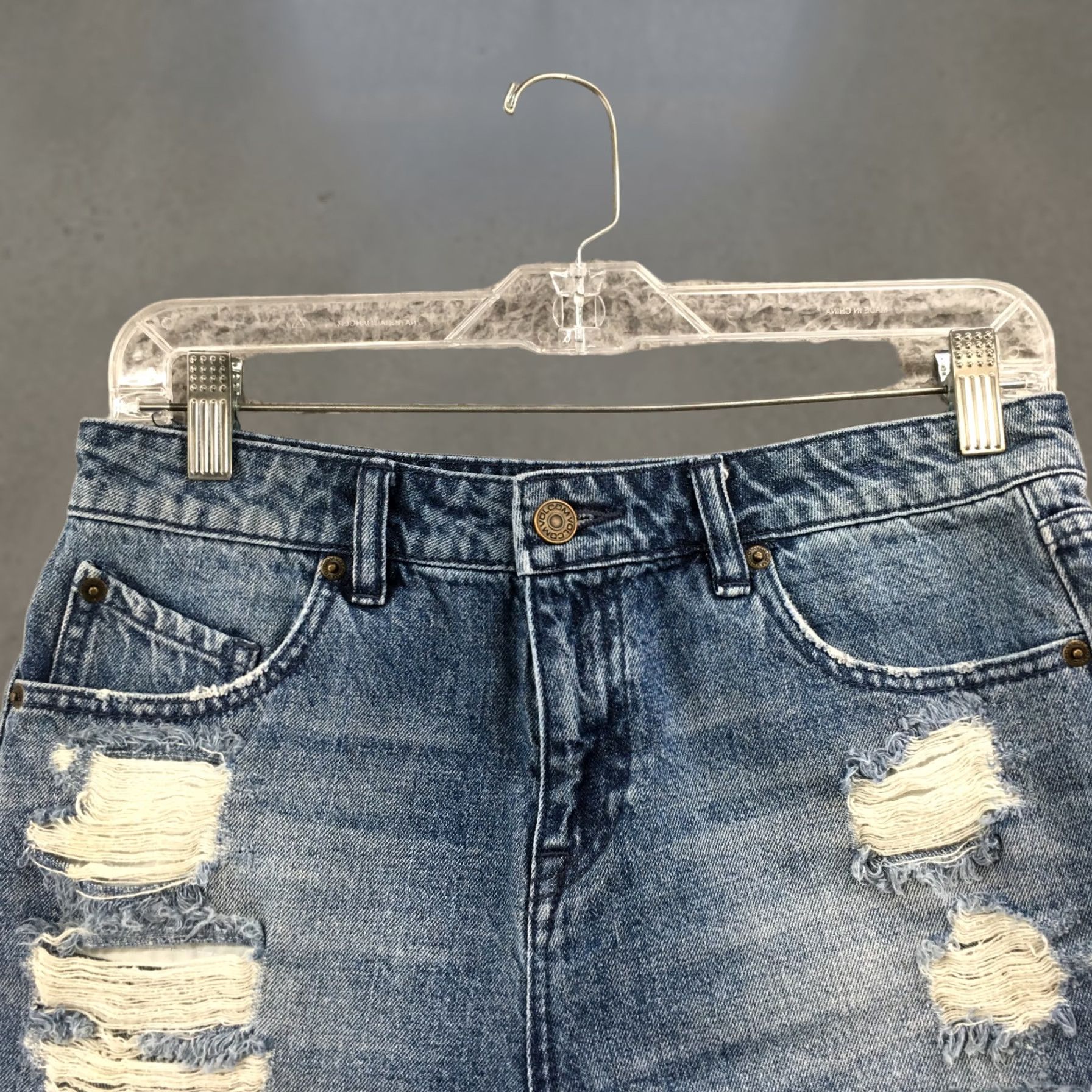 Volcom Volcom Cut-Off Shorts Womens 7 Denim Mid Rise Distressed Zip Blue 30x2 Casual Womens Size 28" / US 6 / IT 42 - 1 Thumbnail