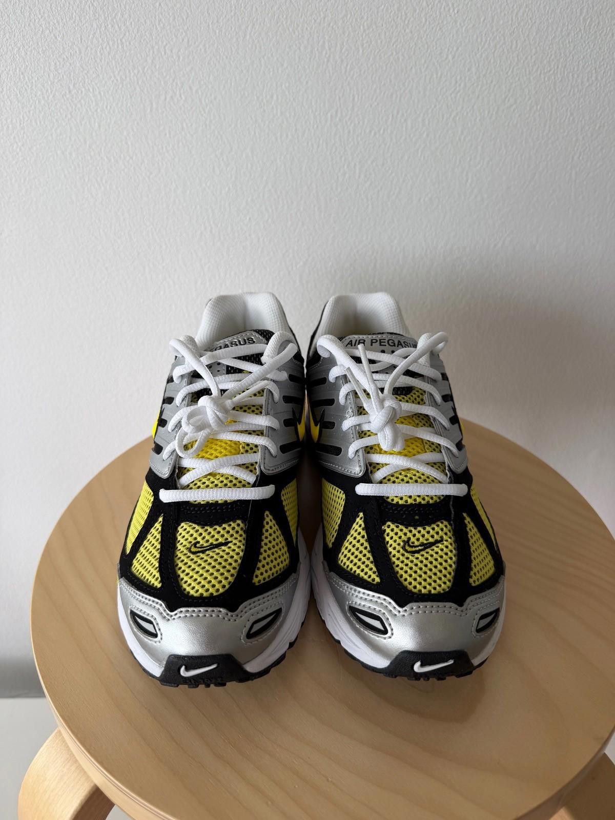Nike new nike womens w air pegasus 2005 sneakers shoes white 9 40 Size US 7 / IT 37 - 3 Thumbnail