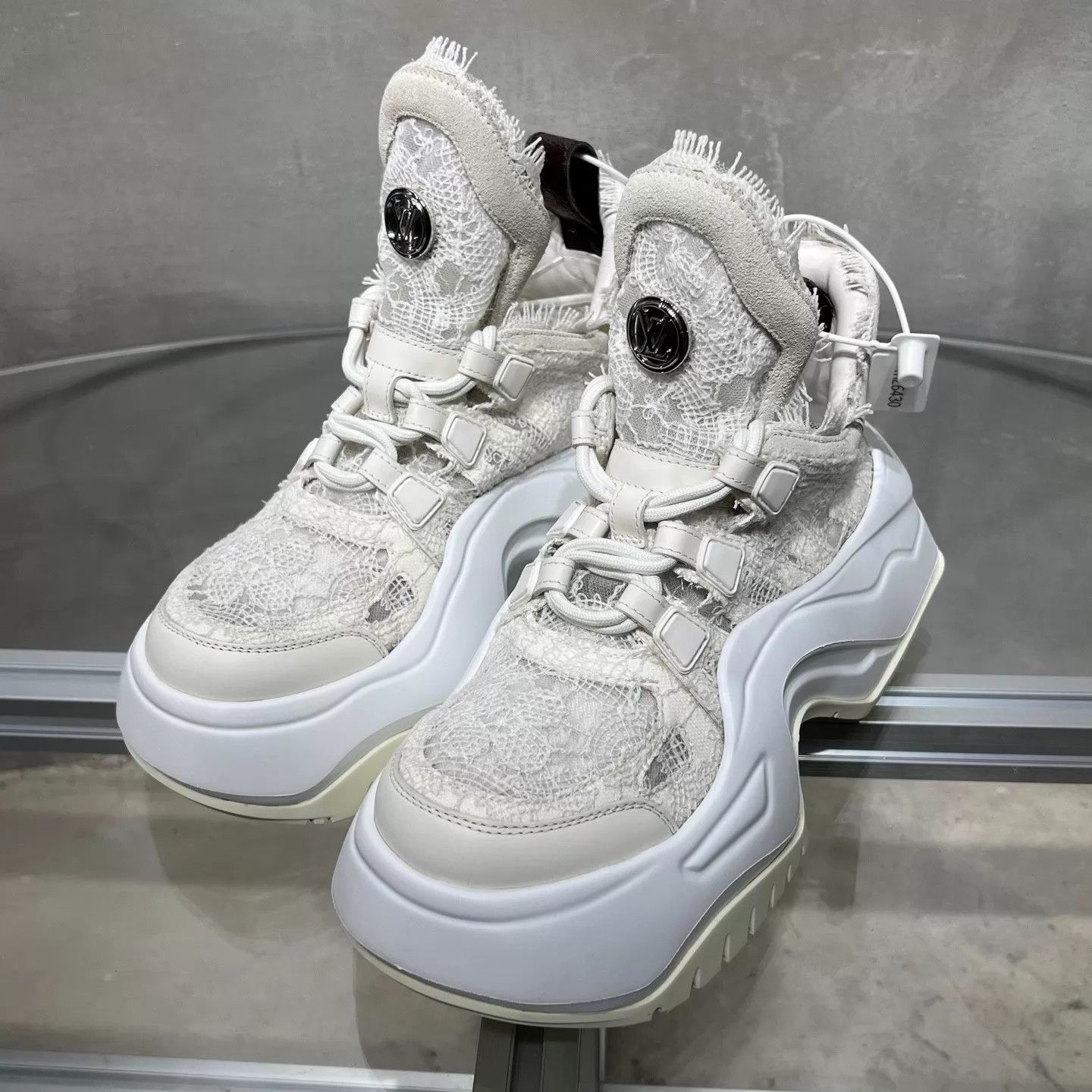 Louis Vuitton LV Archlight 2.0 White Silk Dad Shoe UK2.5 (36.5) Size US 5 / IT 35 - 2 Thumbnail
