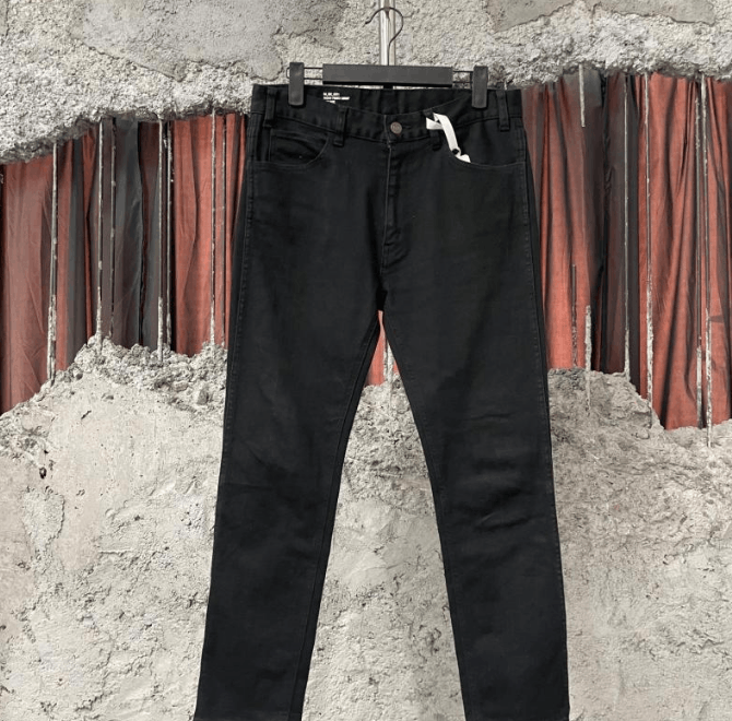 Celine Celine Ripped low-rise jeans 30eu Size US 30 / EU 46 - 1 Thumbnail