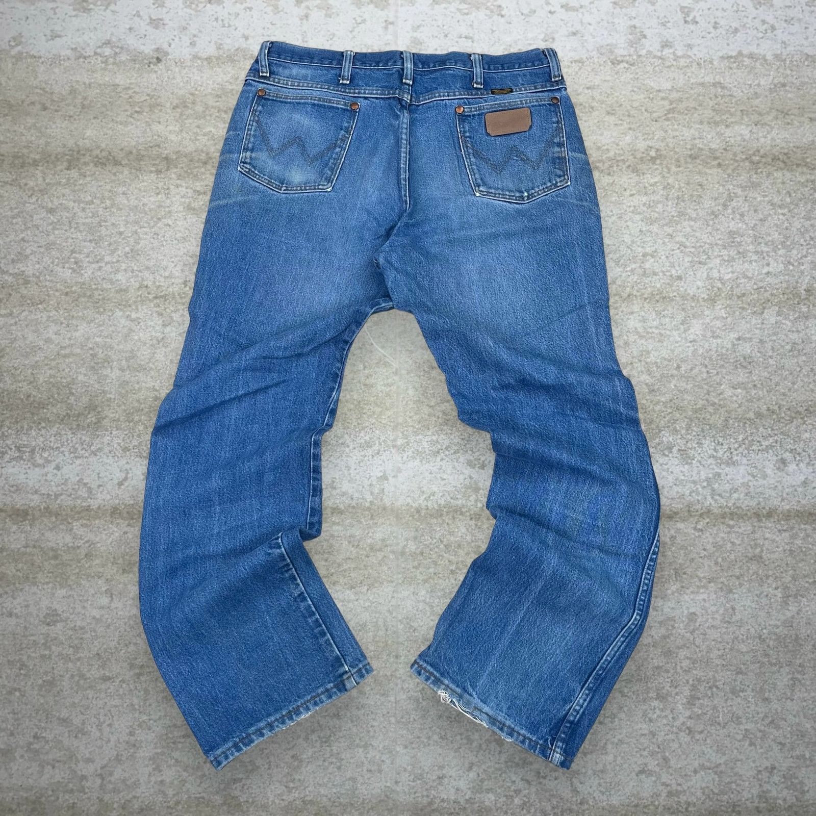 Wrangler Vintage Y2K Wrangler Jeans 36x32 Straight Fit Medium Wash Size US 36 / EU 52 - 1 Thumbnail