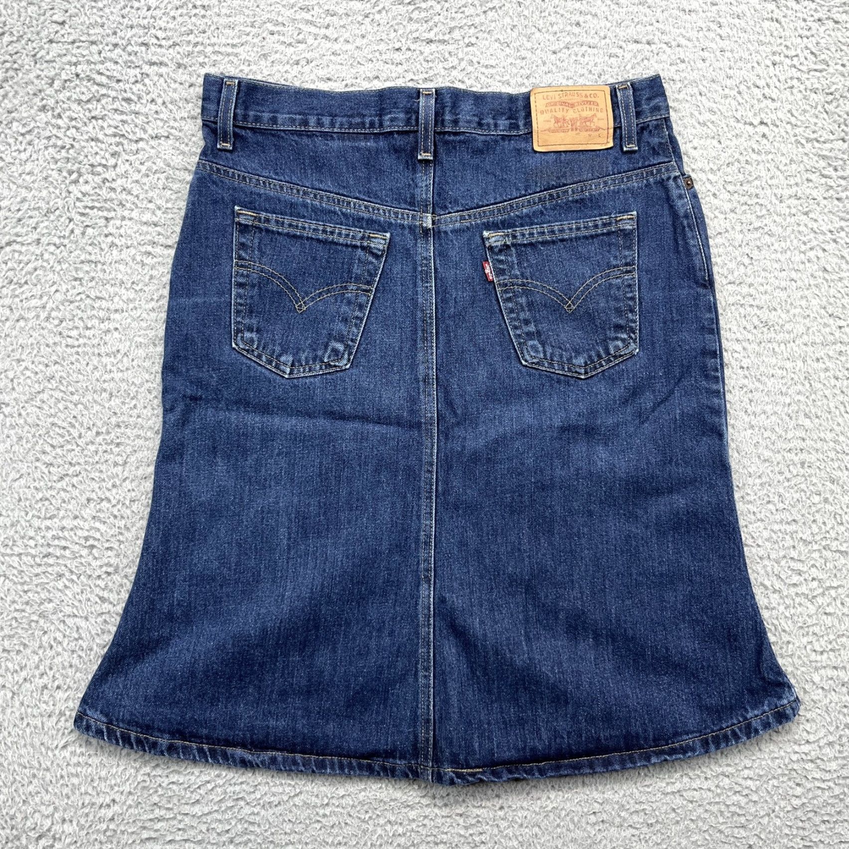 Levi's VINTAGE Levi's Denim Skirt Womens 7 JR Dark Wash Button Fly A-Line Pockets 90s Size 28" / US 6 / IT 42 - 3 Thumbnail