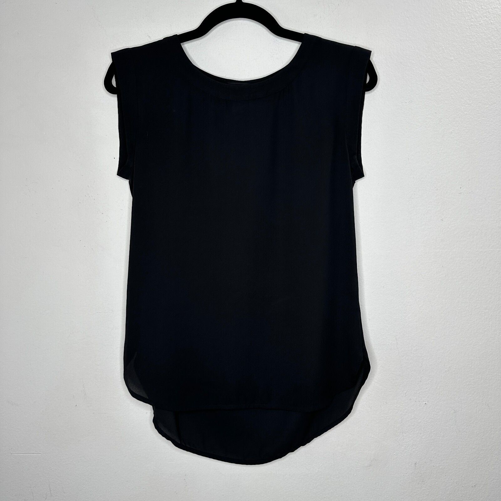 J.Crew J. Crew Black Sleeveless Banded Neck and Sleeve Slit Blouse Size XS / US 0-2 / IT 36-38 - 2 Thumbnail