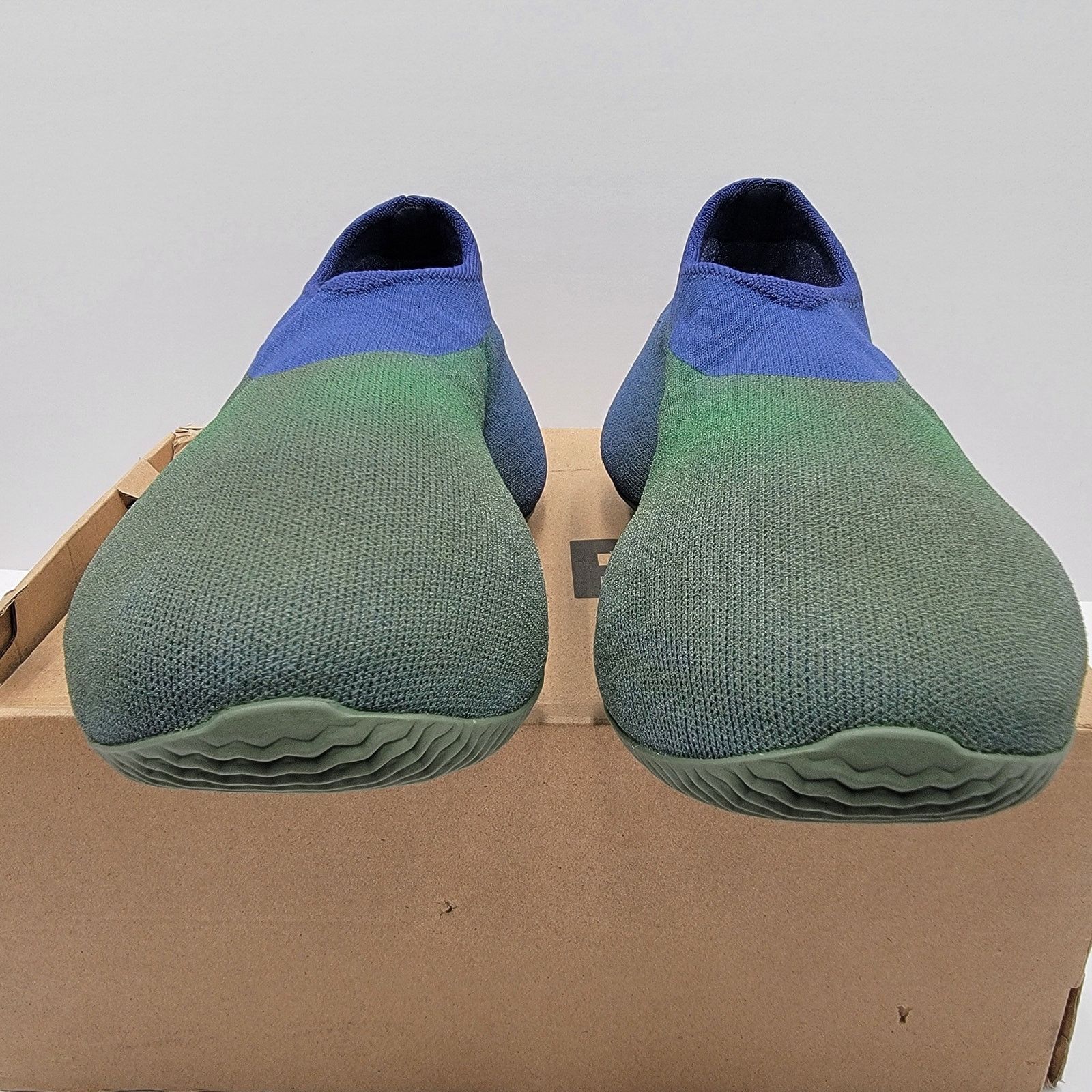 Adidas Adidas Yeezy Knit Runner 'Faded Azure' Mens Sz 9.5 FZ5907 Size US 9.5 / EU 42-43 - 4 Thumbnail