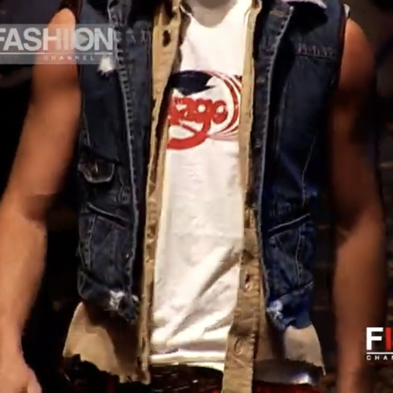Dsquared2 F/W 2002 Dsquared2 Chicago Distressed T-Shirt Homeless Size US L / EU 52-54 / 3 - 2 Thumbnail