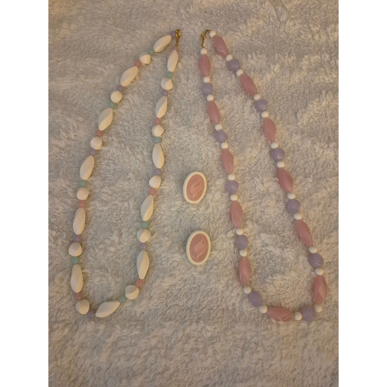 Vintage ​Vintage 80s Pastel Lucite Bead Necklace & Clip-On Set Size ONE SIZE - 1 Thumbnail