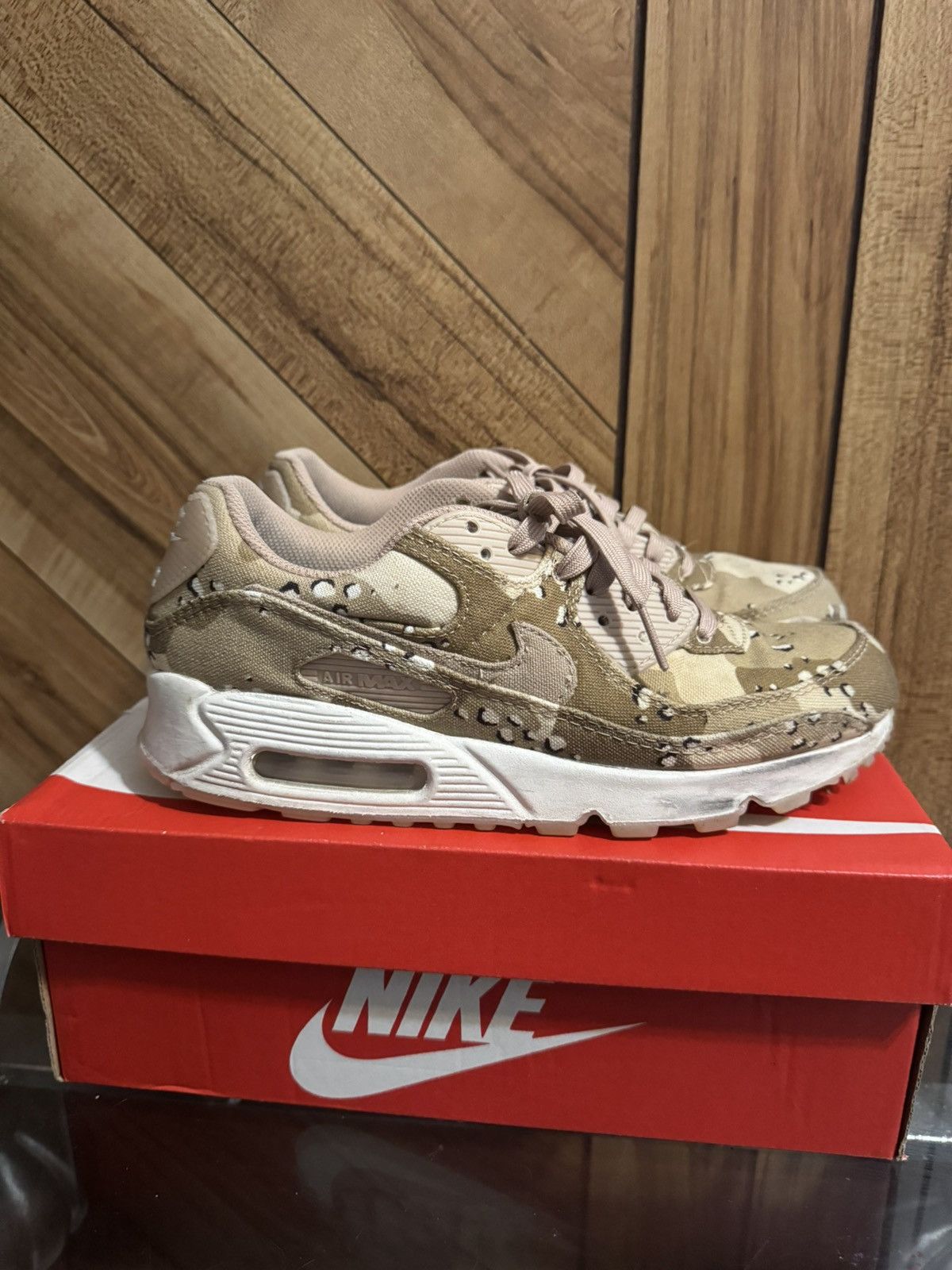 Nike Women's Nike Air Max 90 DX2313 200 Size 8.5 Size US 8.5 / IT 38.5 - 1 Thumbnail