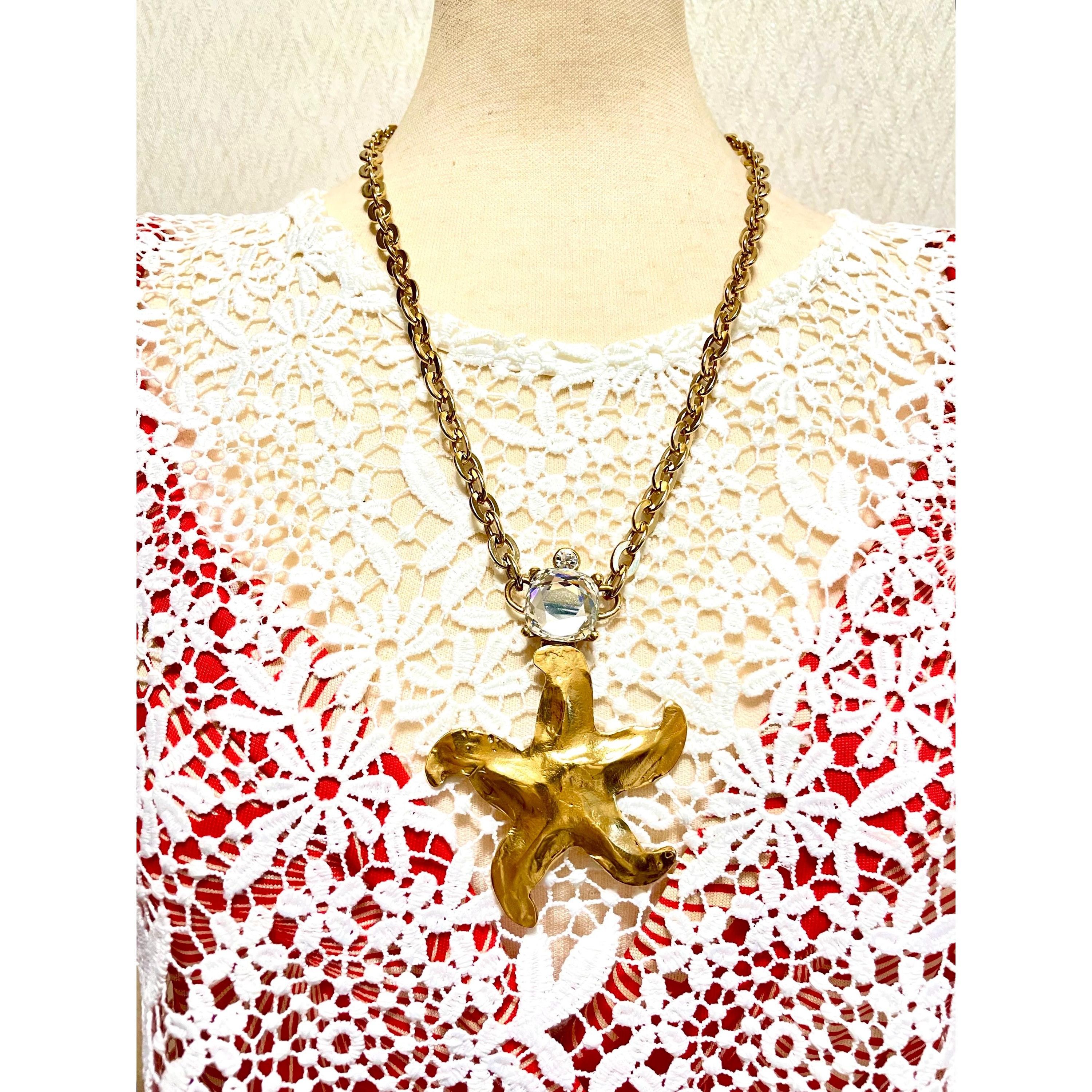 Yves Saint Laurent MINT. Vintage Yves Saint Laurent necklace with starfish top Size ONE SIZE - 8 Thumbnail