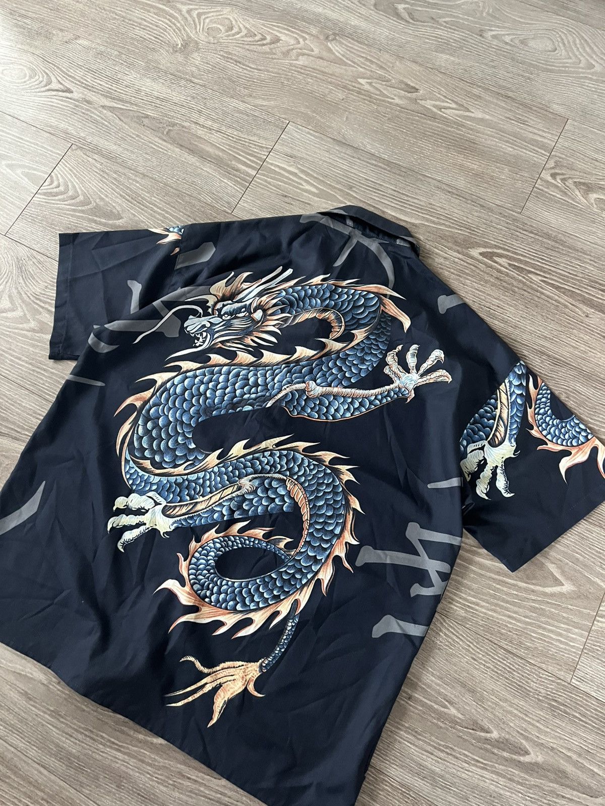 Affliction × Japanese Brand ‼️Archival Japanese Style Dragon Y2k Lite Weight Silk Tee‼️ Size US L / EU 52-54 / 3 - 14 Thumbnail