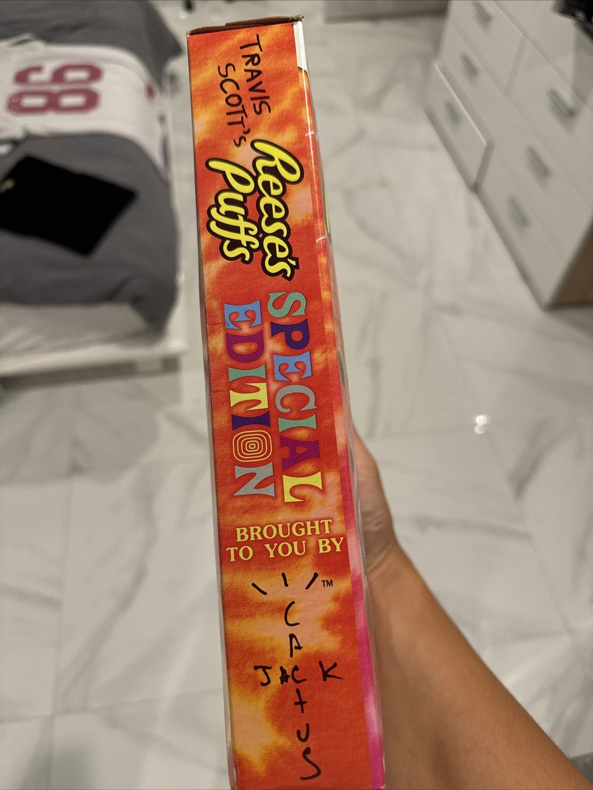 Travis Scott travis Scott Reese’s pieces cereal Size ONE SIZE - 2 Thumbnail