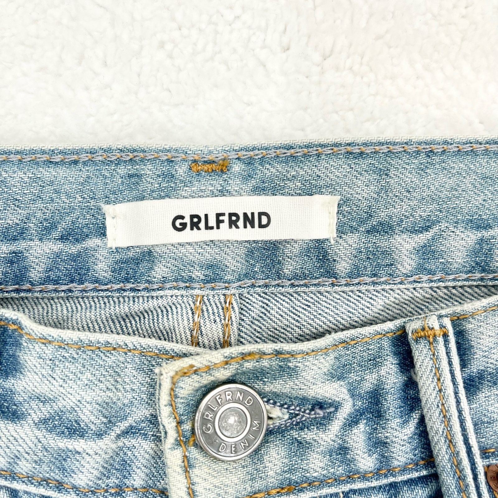 GRLFRND GRLFRND Karolina (6768) HighRise Straight Jeans Domenico 27 Size 27" / US 4 / IT 40 - 6 Thumbnail